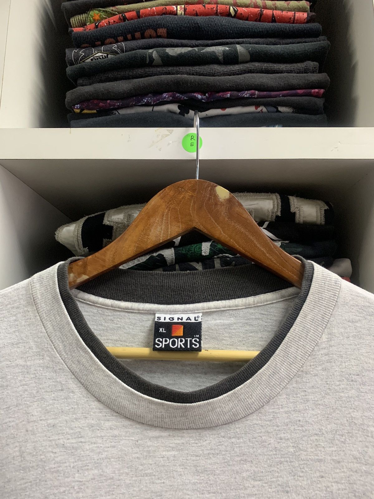 Signal Sport × Vintage Vintage 90s Signal Sports t-shirt Size US XL / EU 56 / 4 - 10 Thumbnail