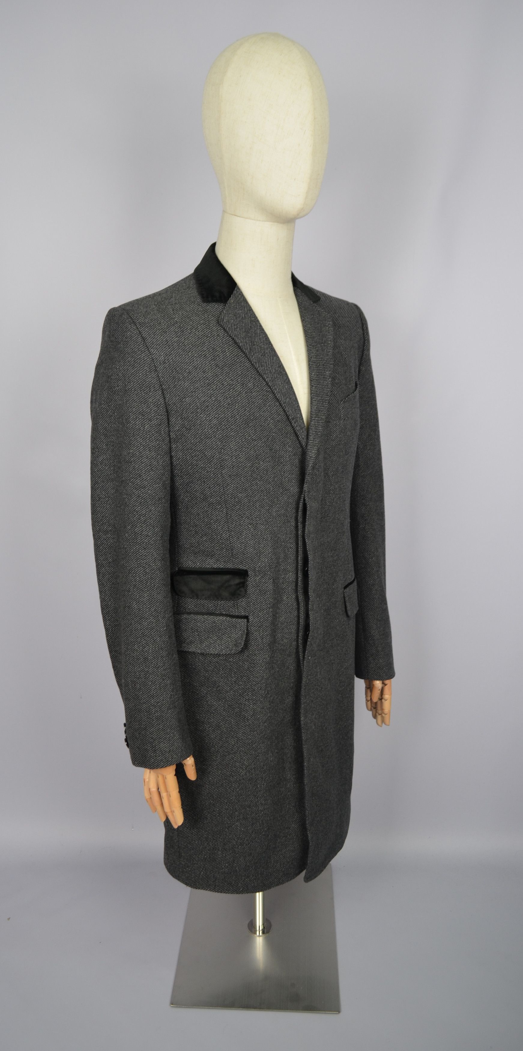 Dolce & Gabbana × Vintage D&G Dolce & Gabbana Grey 100% Wool Coat Car Pea Coat Size M Size US M / EU 48-50 / 2 - 18 Thumbnail
