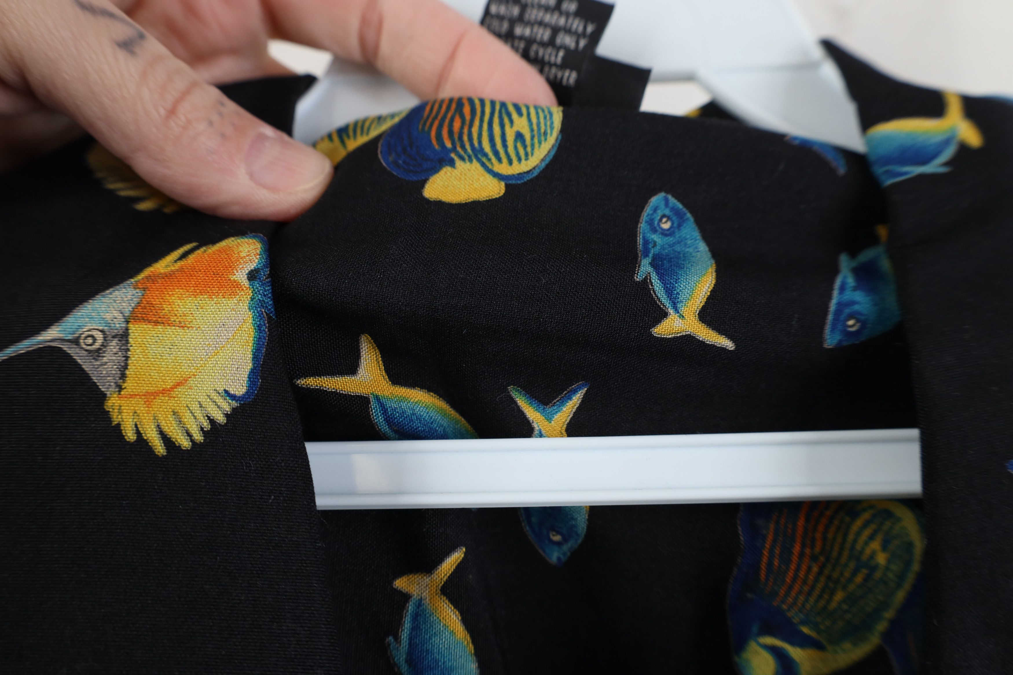 Vintage Vintage 90s Streetwear Collar Fish Collared Button Shirt AOP Size US XL / EU 56 / 4 - 8 Thumbnail