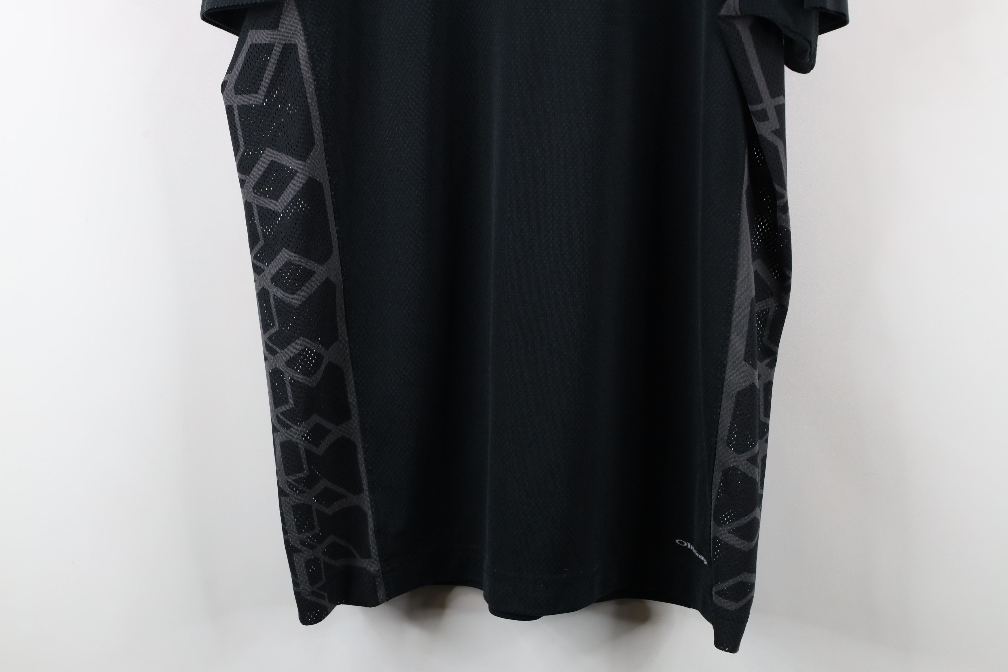 Oakley Vintage Oakley Geometric Vented Collared Polo Shirt Black Size US XL / EU 56 / 4 - 14 Thumbnail