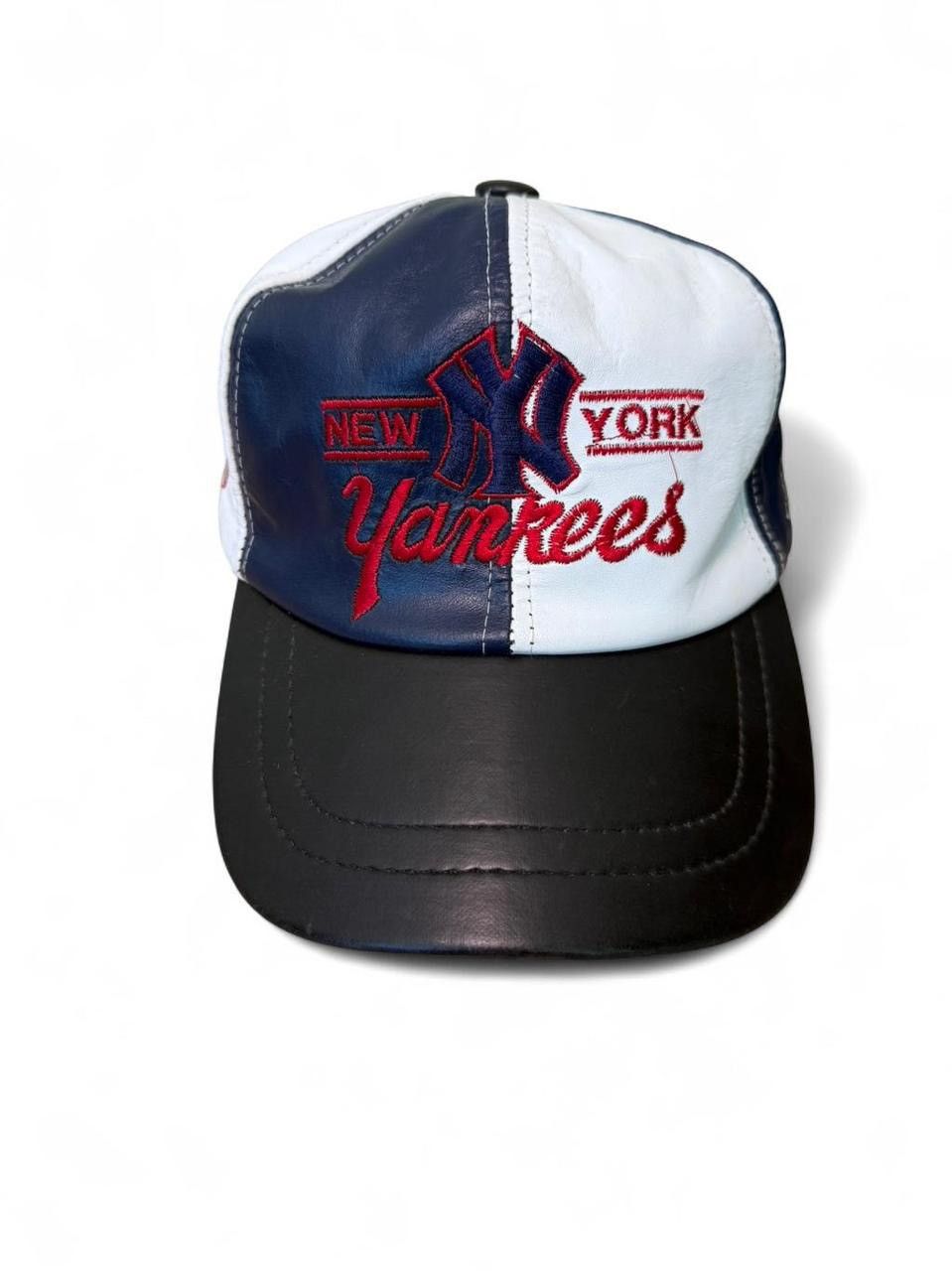 MLB Vintage New York Yankees Leather SnapBack Baseball Hat Size ONE SIZE - 1 Thumbnail