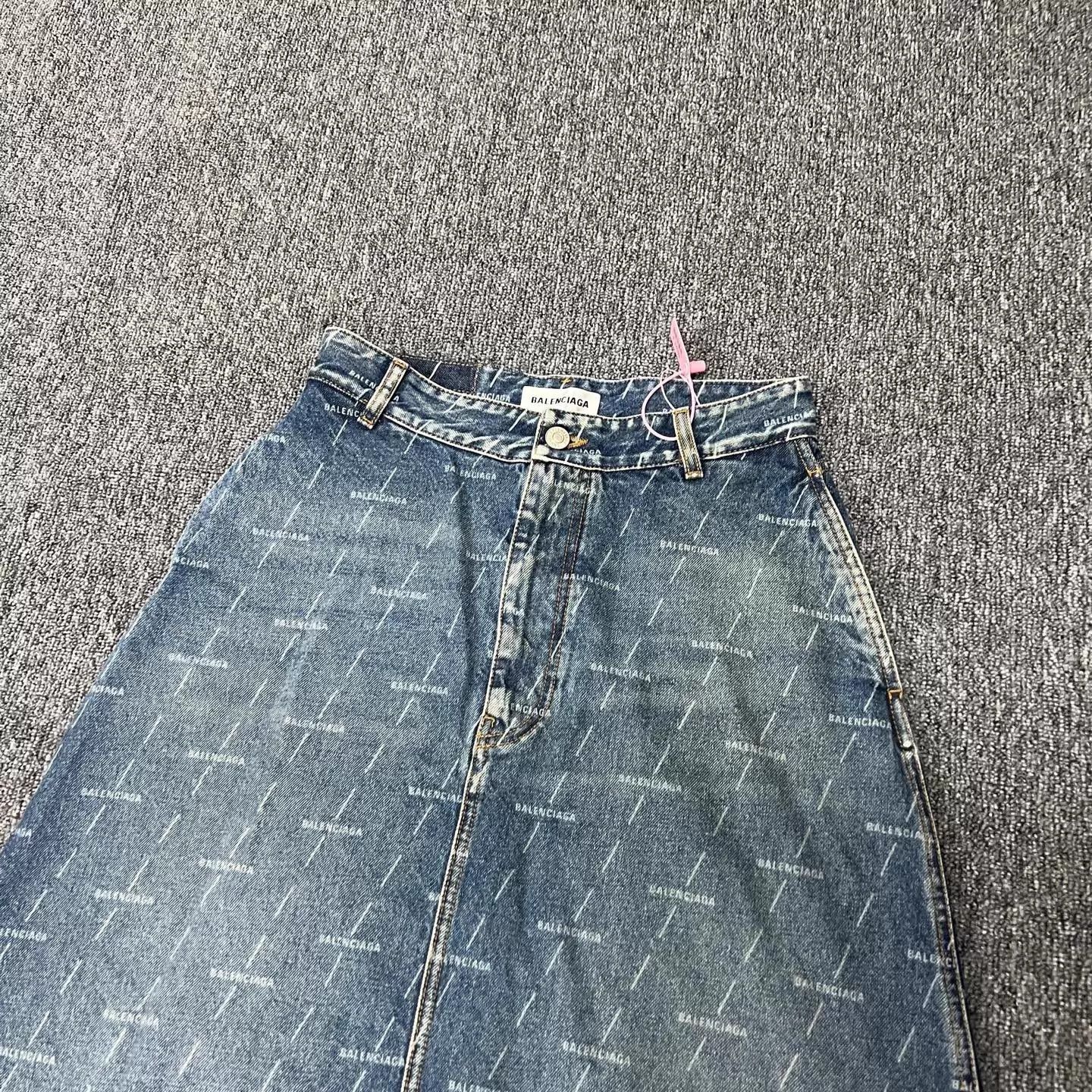 Balenciaga Balenciaga Allover Fringe Hem Washed Denim Skirt Size 26" / US 2 / IT 38 - 3 Thumbnail