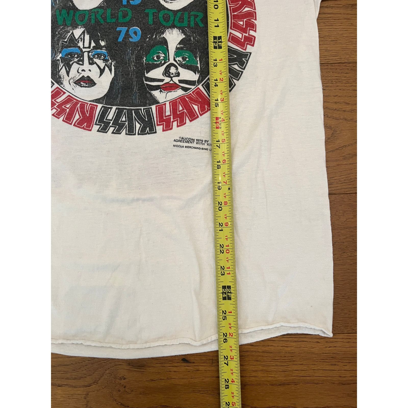KISS AUTHENTIC 1979 KISS World Tour Dynasty Raglan Aucoin Niocua Size US M / EU 48-50 / 2 - 7 Thumbnail