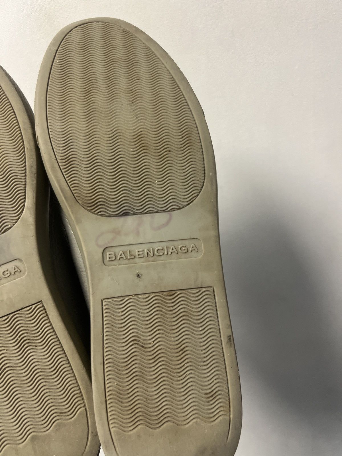 Balenciaga Balenciaga Arena Leather Low Top Sneakers Gray Size 42 Size US 9 / EU 42 - 12 Thumbnail