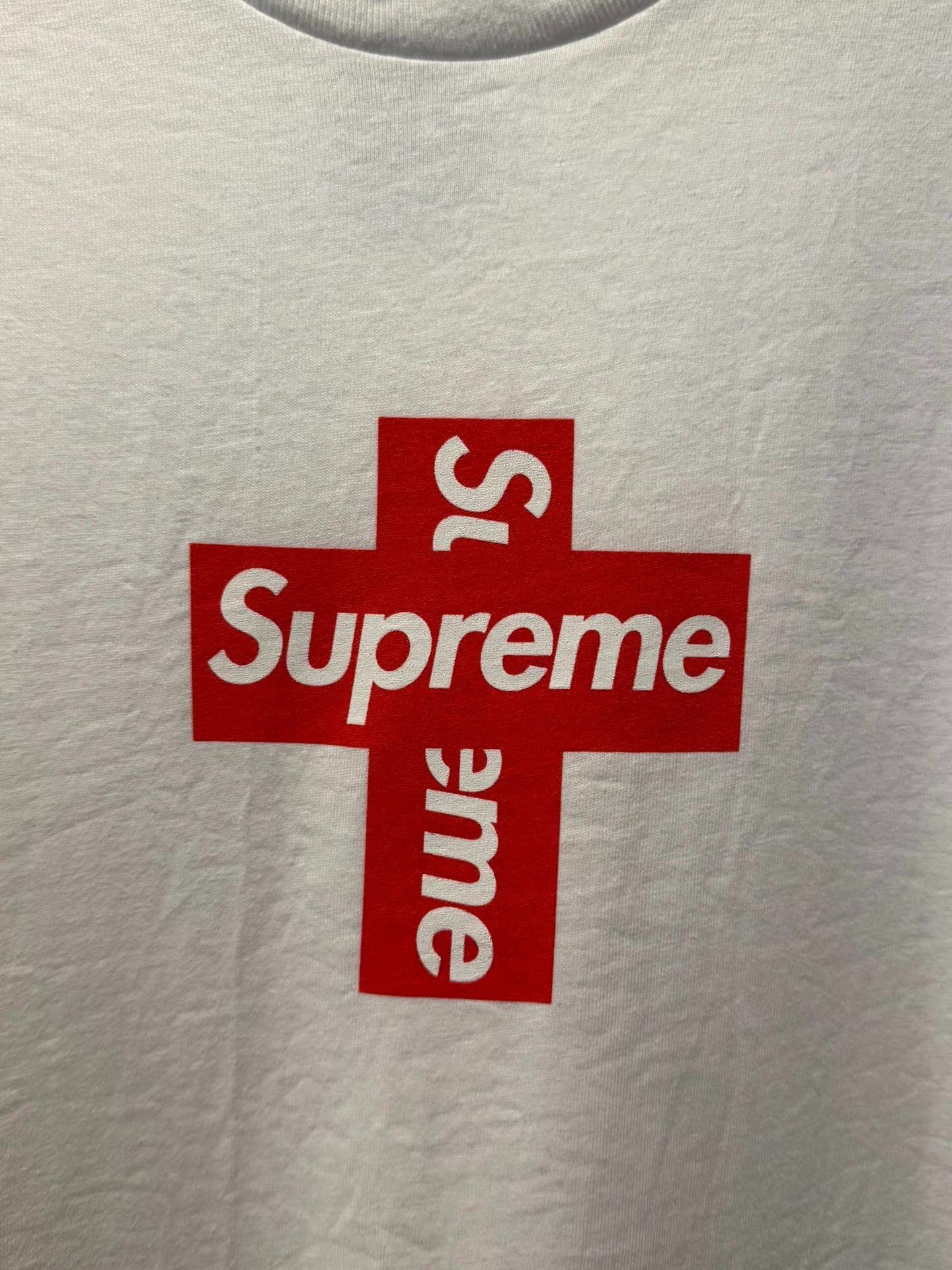 Supreme Supreme Cross Box Logo short-sleeve T-shirt Q20 Size US L / EU 52-54 / 3 - 2 Thumbnail