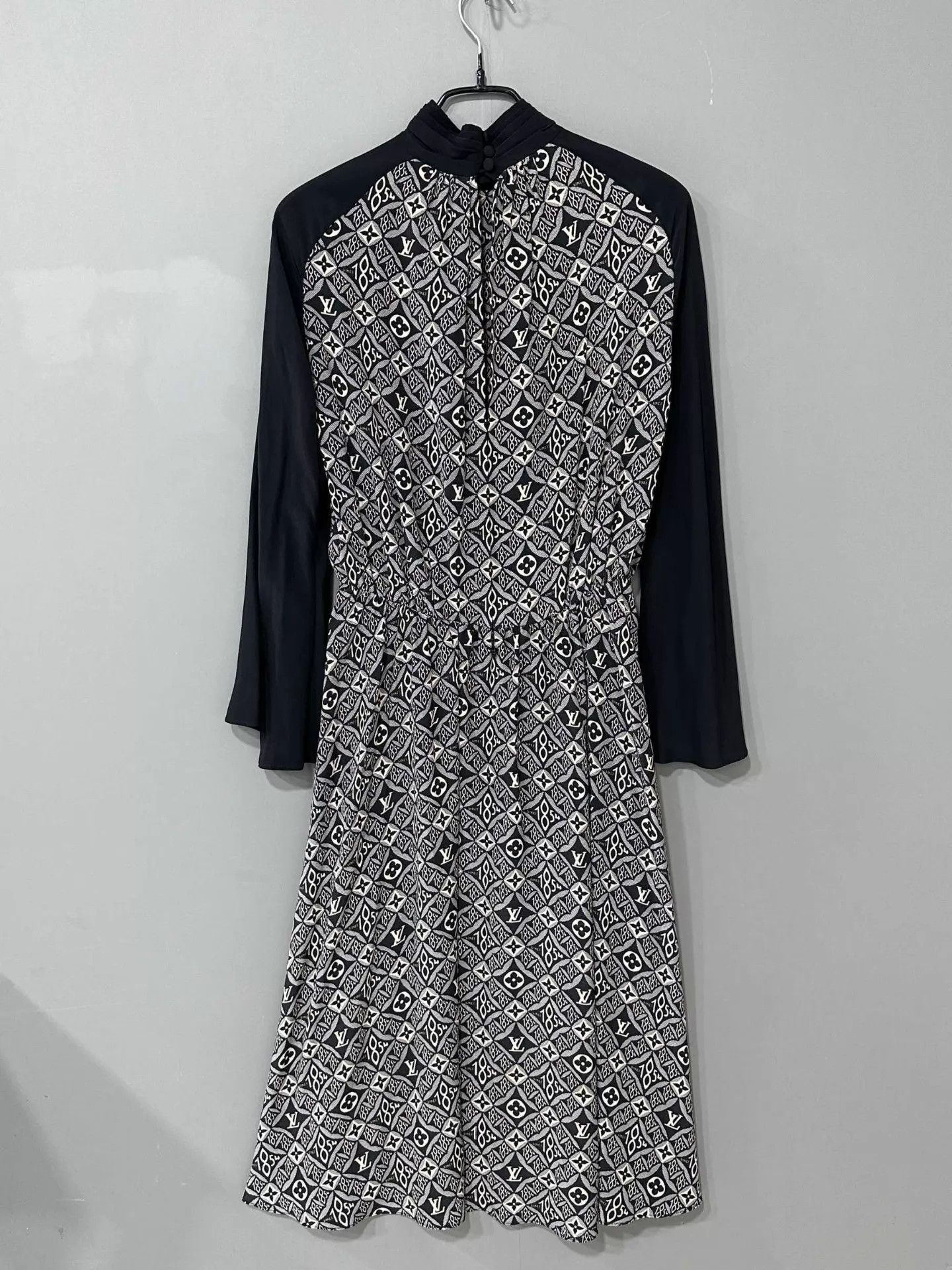 Louis Vuitton LV all over print silk dress new size 38 Size S / US 4 / IT 40 - 3 Thumbnail