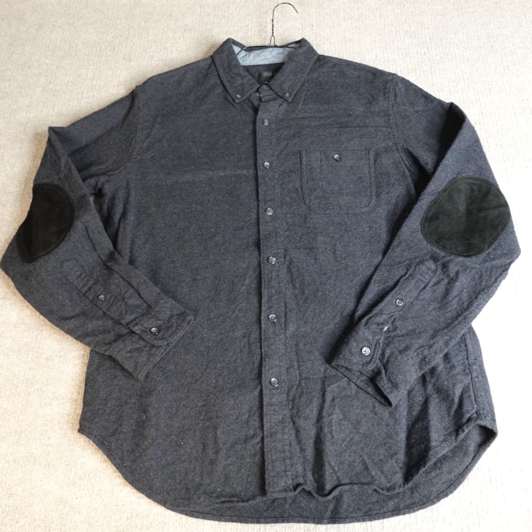 J.Crew J.CREW Shirt Large Gray Charcoal Solid Leather Elbow Patches Cotton Wool Button-Up Long Sleeve Mens L Charcoal Gray Leather Elbow Patches Size US L / EU 52-54 / 3 - 2 Thumbnail