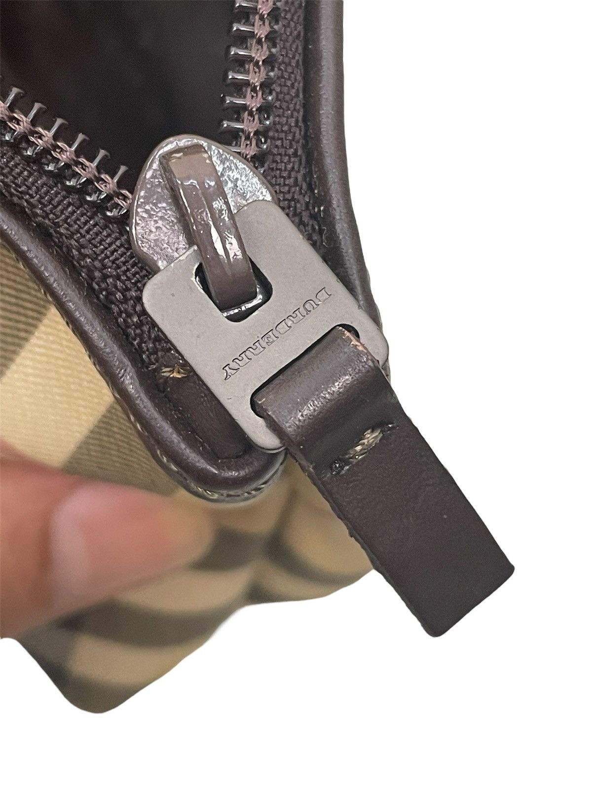 Burberry Burberry Nova Check Pouch | Old Money Aesthetic Size ONE SIZE - 9 Thumbnail