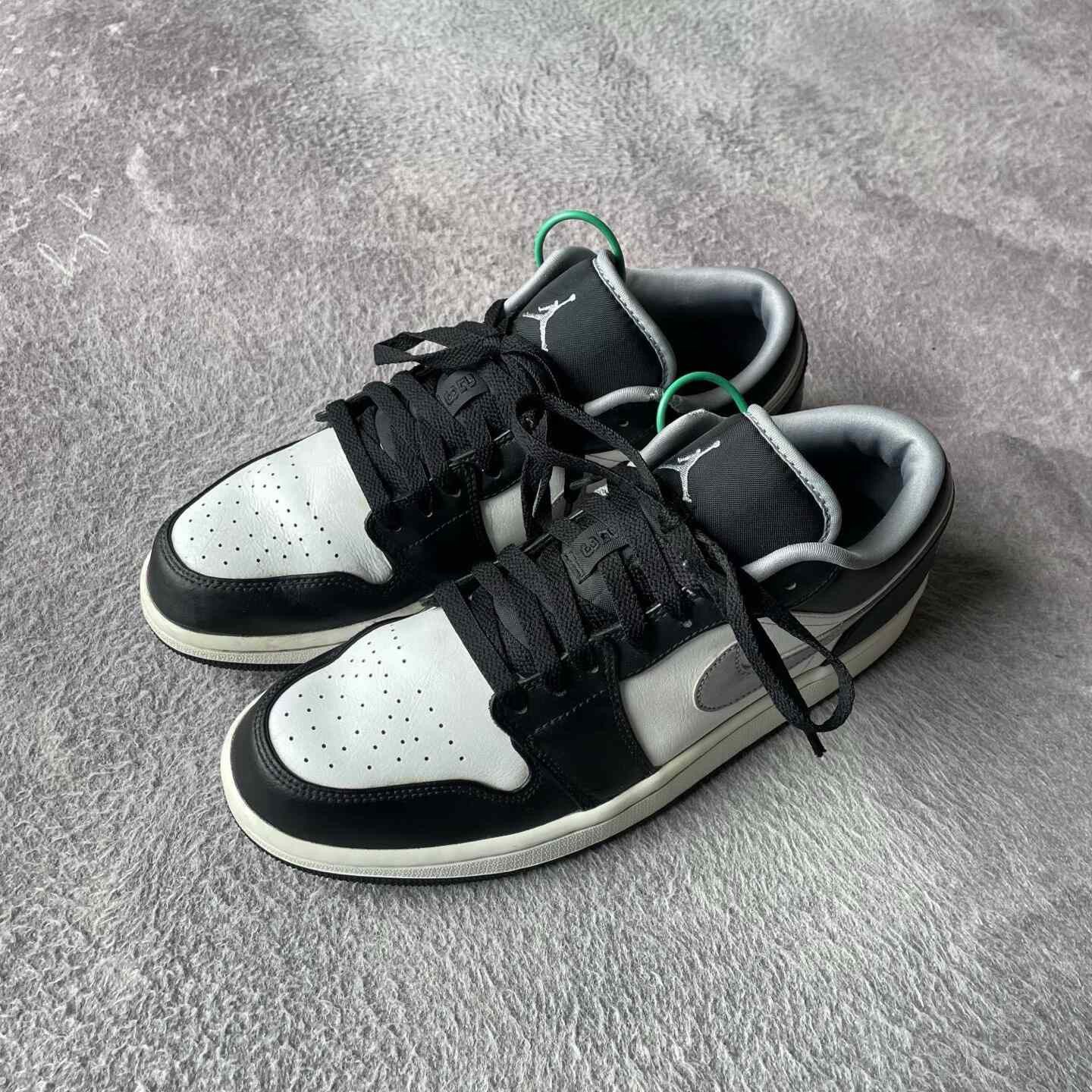 Nike Nike Black Lowtop Sneakers 43 Men Size US 10 / EU 43 - 1 Thumbnail