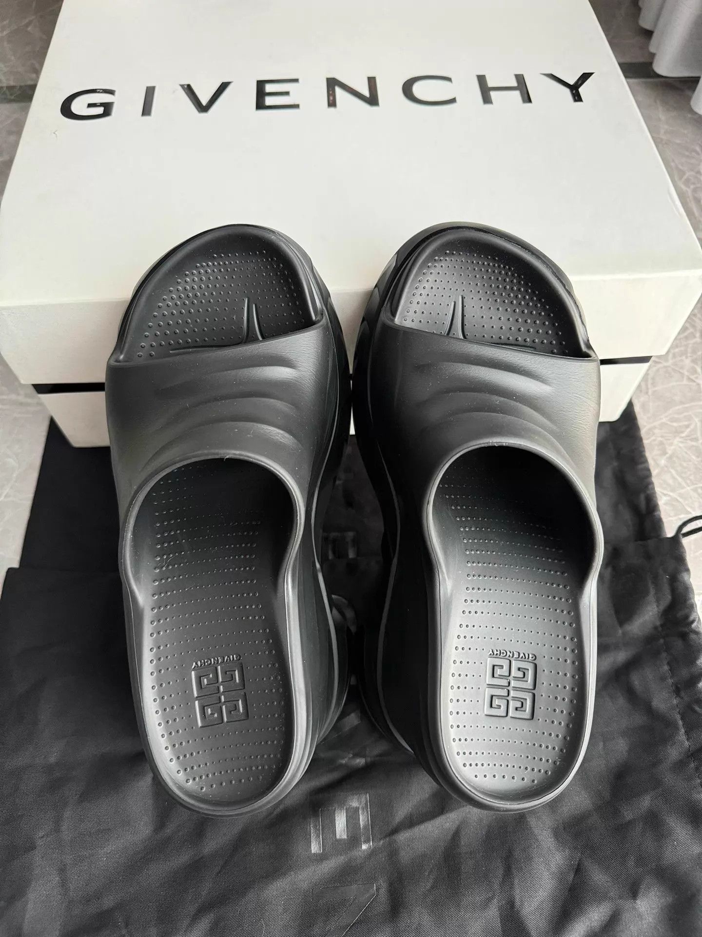 Givenchy Givenchy Shark Slippers Marshmallow Wedge Black 36 Size US 5.5 / IT 35.5 - 6 Thumbnail