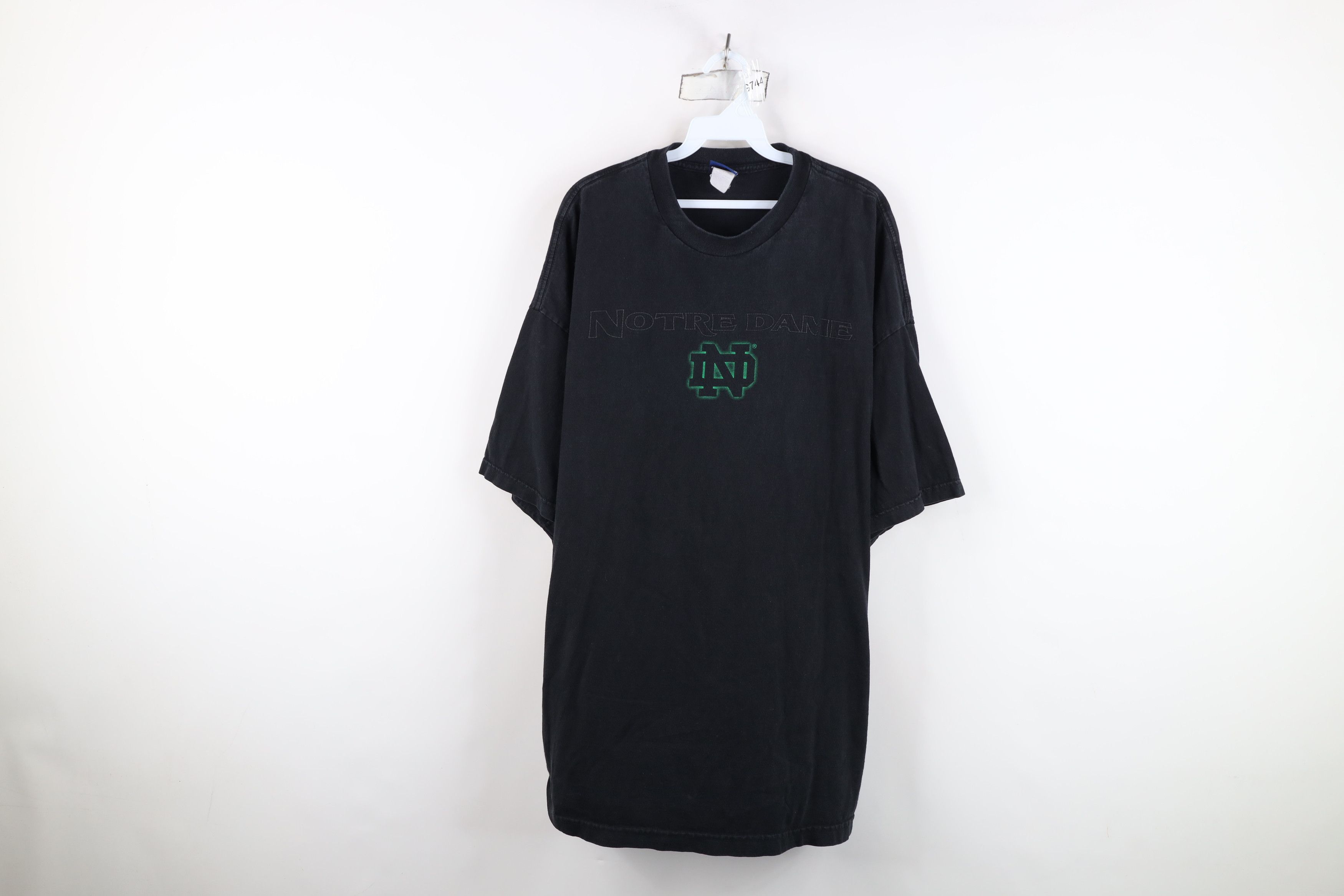 Vintage Vintage 90s Heavyweight Notre Dame University T-Shirt Black Size US XXL / EU 58 / 5 - 1 Thumbnail