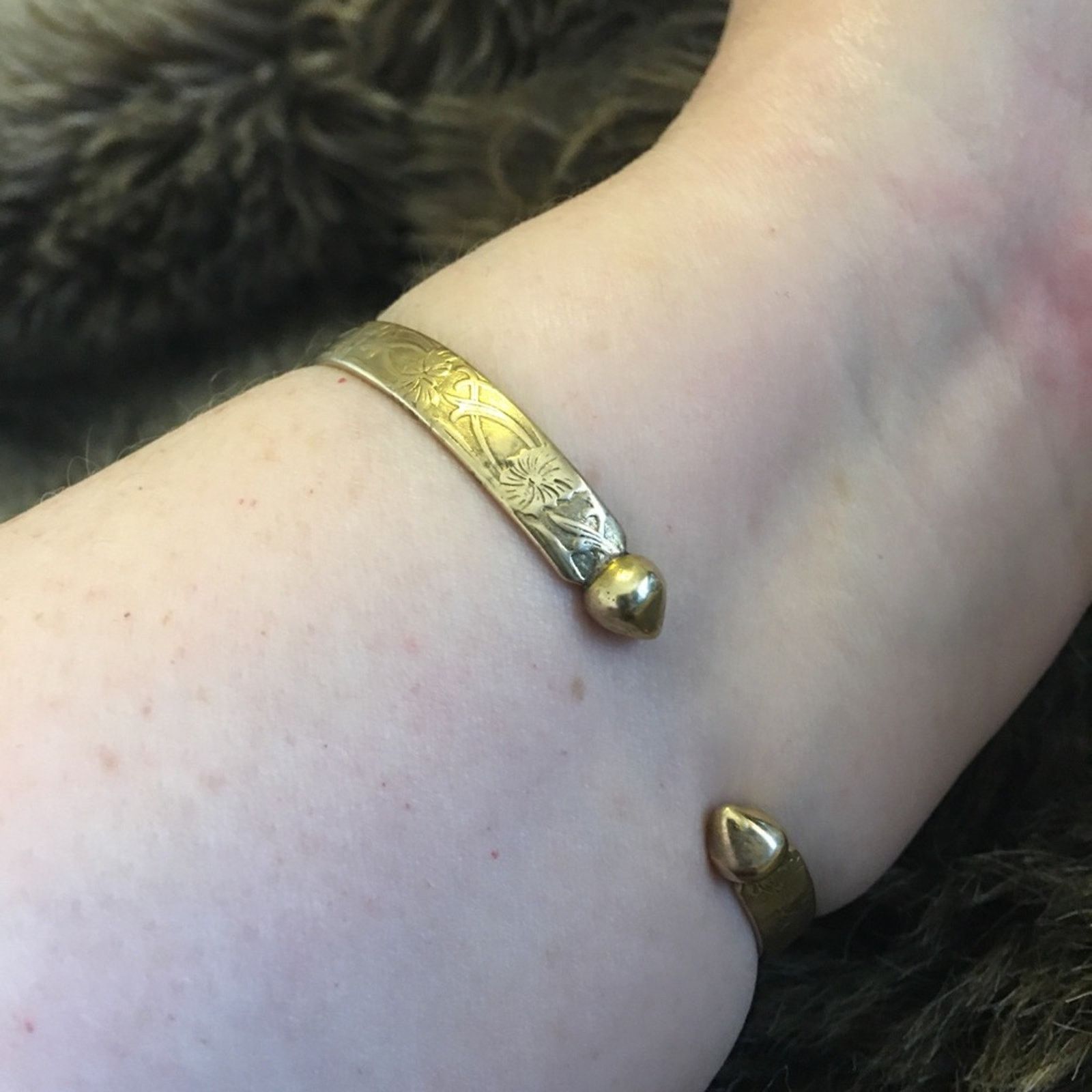 Jewelry Victorian era 18CT gold ball end torque bangle Size ONE SIZE - 14 Thumbnail