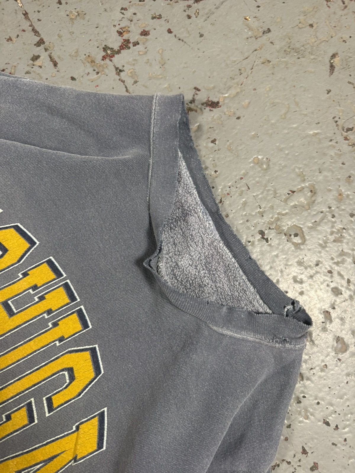 Other Vintage Distressed Faded Y2K Michigan State Ncaa Creneck Size US XL / EU 56 / 4 - 8 Thumbnail