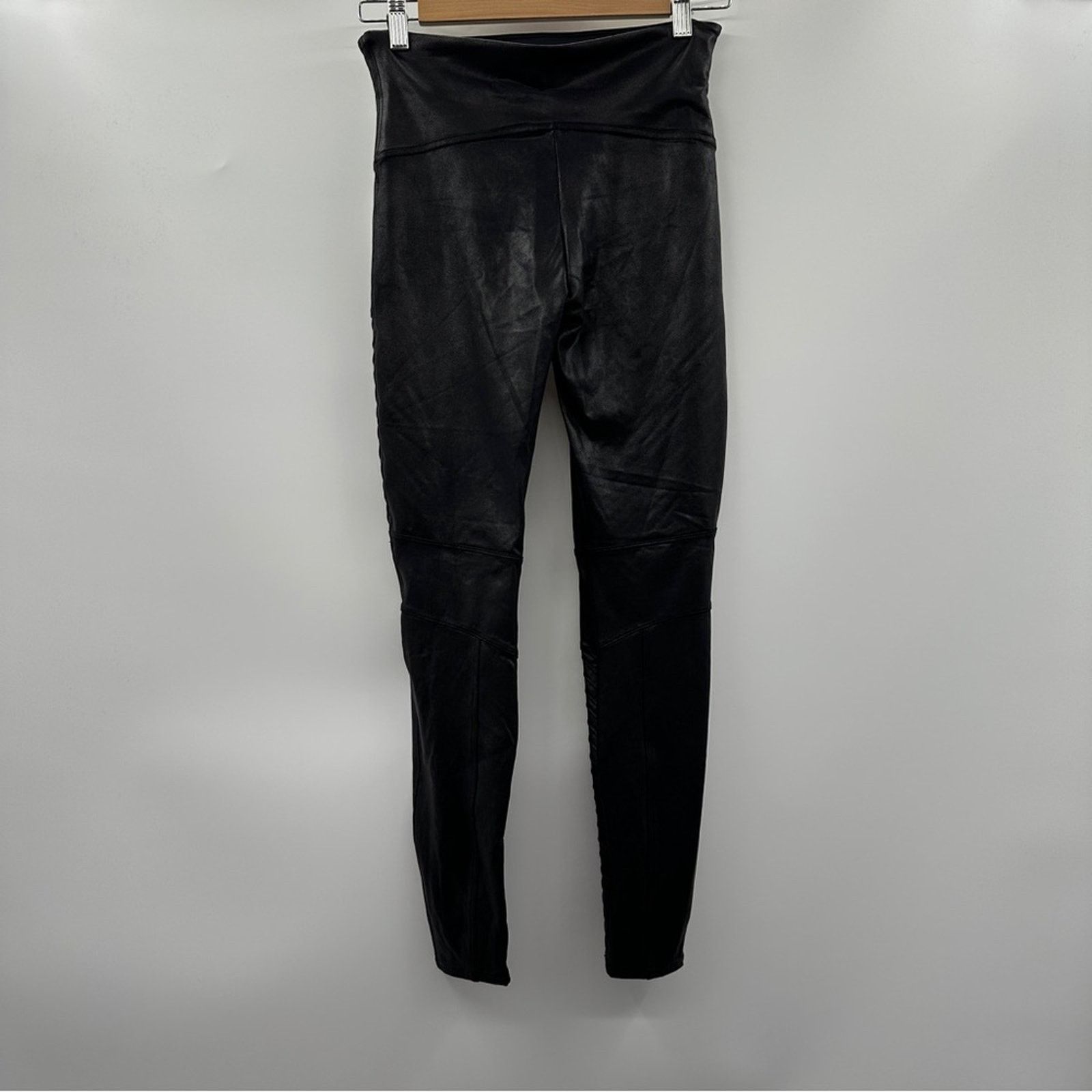 Spanx Spanx Faux Leather Mid Rise Moto Leggings in Very Black Sz M Size 25" / US 0 / IT 36 - 6 Thumbnail