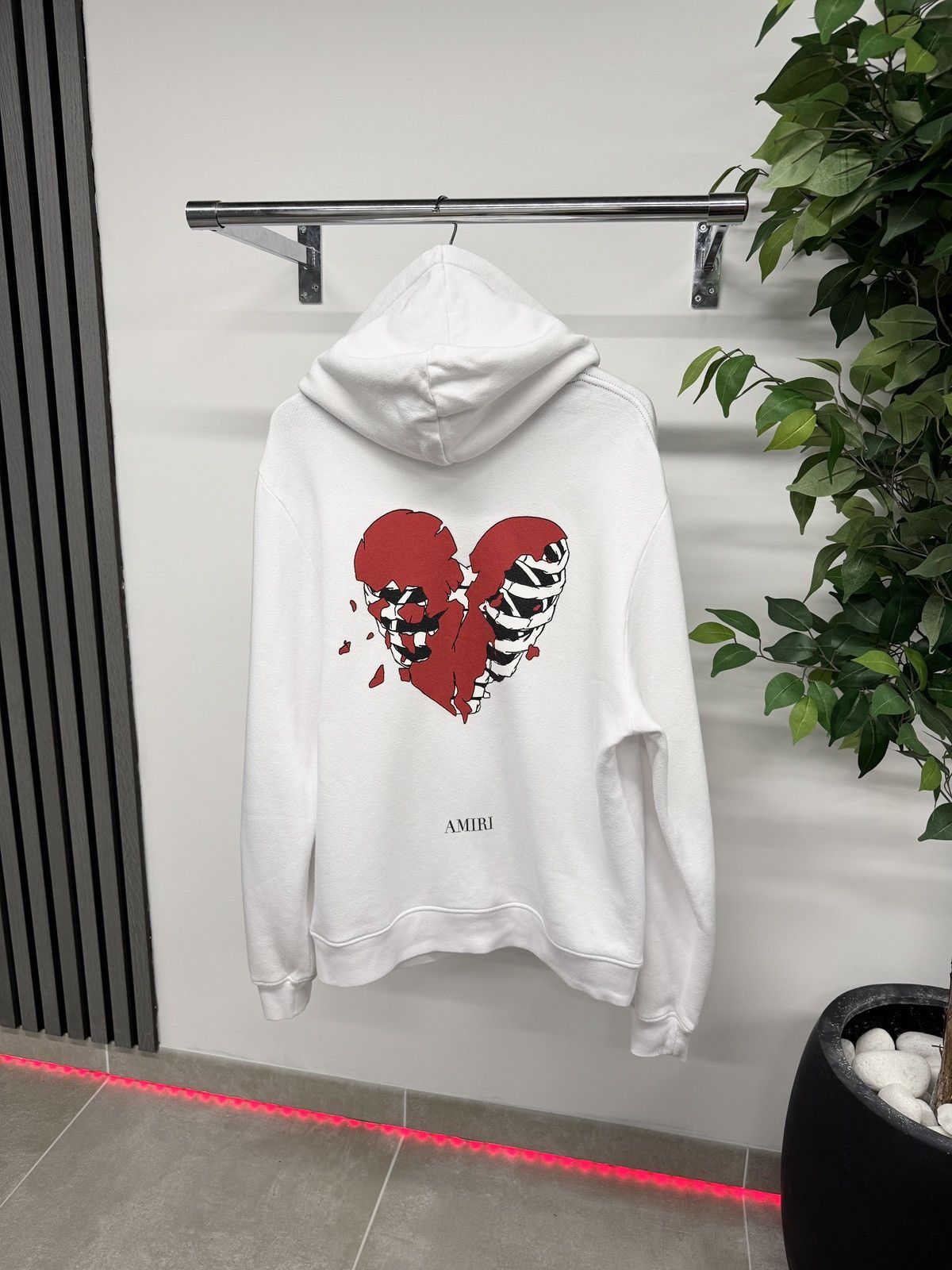 Amiri Amiri Lovers Embroidered Pullover Hoodie In White RRP £550 Size US M / EU 48-50 / 2 - 1 Thumbnail