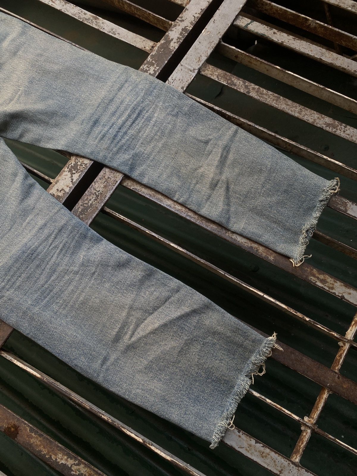 Saint Laurent Paris Saint Laurent Paris - Surf Sound D01 Distressed Crash Denim Size US 32 / EU 48 - 8 Thumbnail