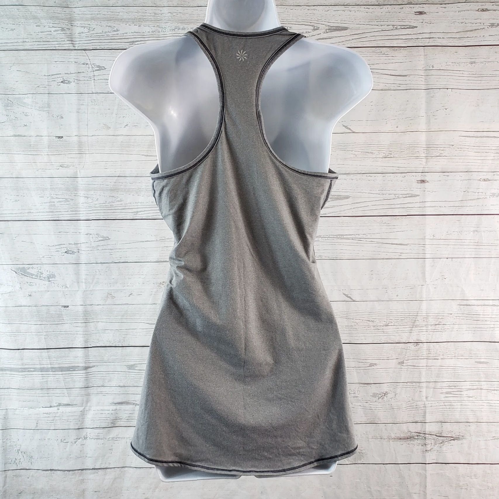 Athleta Athleta Chi Tank Top Womens Size S Gray Racerback Scoop Neck Shirt Size S / US 4 / IT 40 - 4 Thumbnail