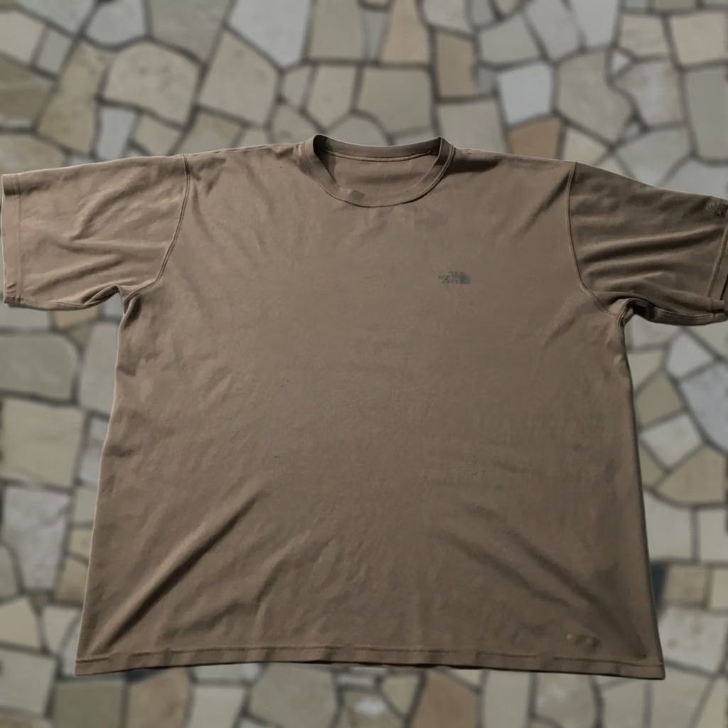 The North Face The North Face Men’s Dri-fit T-shirt Gray L Short Sleeve Crew Neck Sports Breathable Shirt Mens Size US L / EU 52-54 / 3 - 1 Thumbnail