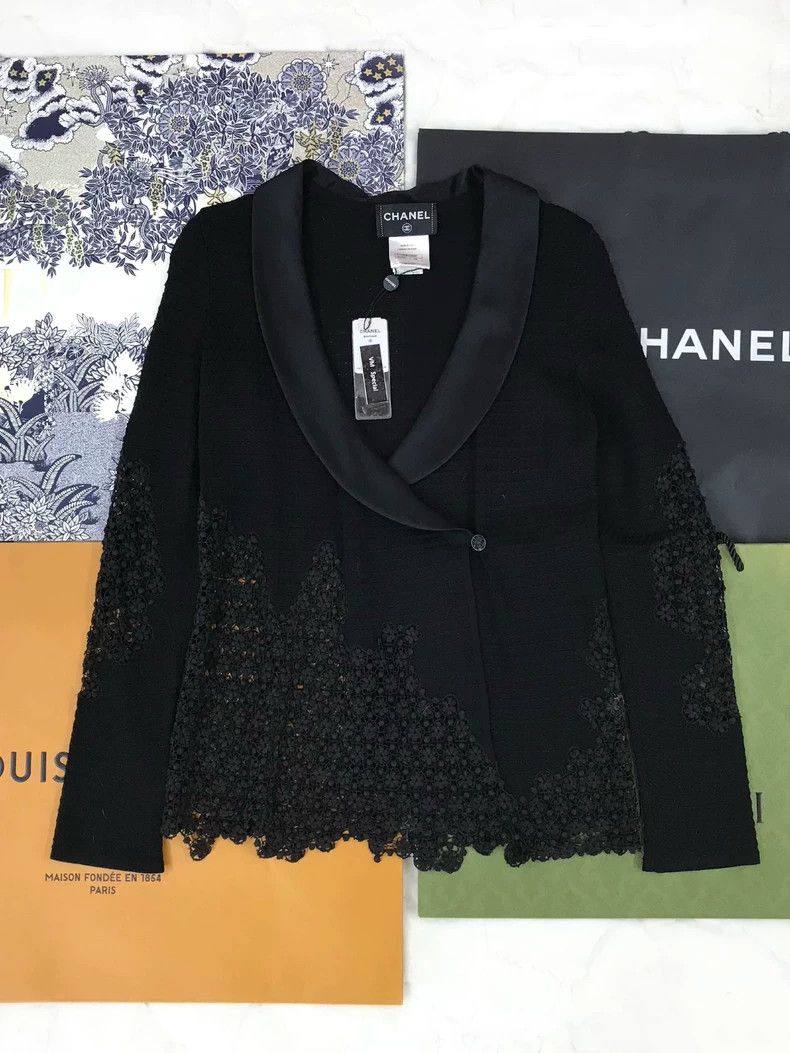 Chanel Chanel Black Hollow Lace Blazer Size US M / EU 48-50 / 2 - 1 Thumbnail