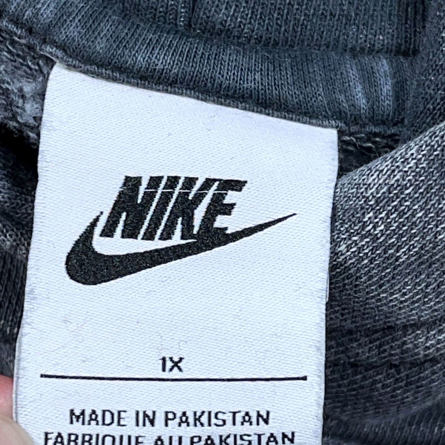 Nike Nike Hoodie Women 1X Center Swoosh Cropped Baggy Retro Faded Black Acid Wash Size XL / US 12-14 / IT 48-50 - 3 Thumbnail
