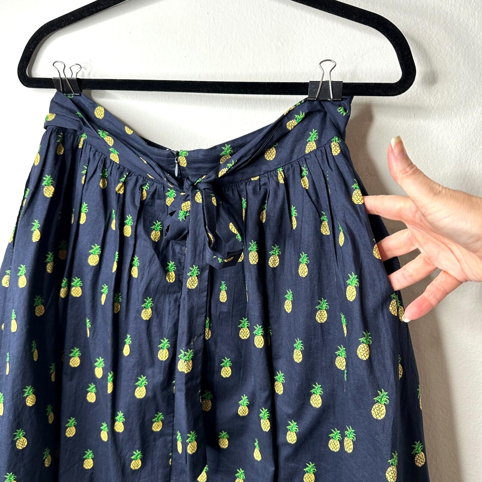 Anthropologie Mo:Vint NY Navy Pineapple Print Pleated Tie Midi Skirt SM Size 27" / US 4 / IT 40 - 6 Thumbnail