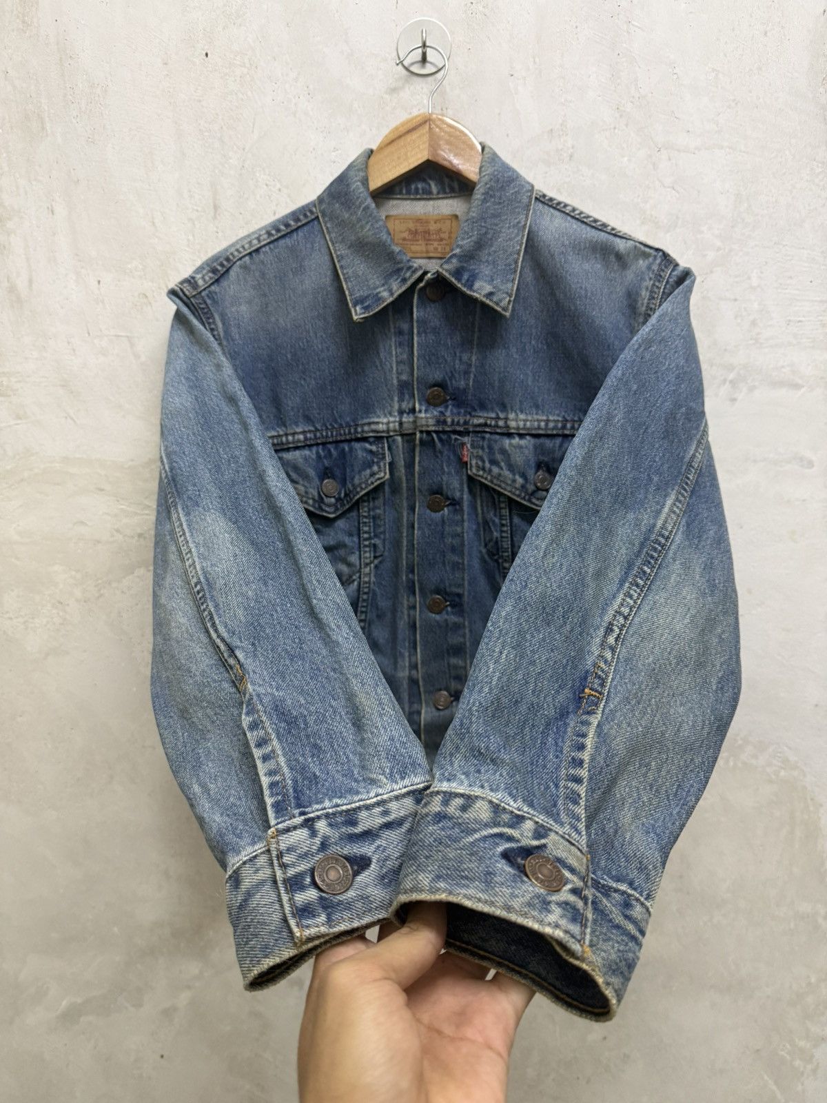 Levi's Vintage Levis Men’s 70505-0217 Denim Trucker Jacket Size US XS / EU 42 / 0 - 3 Thumbnail