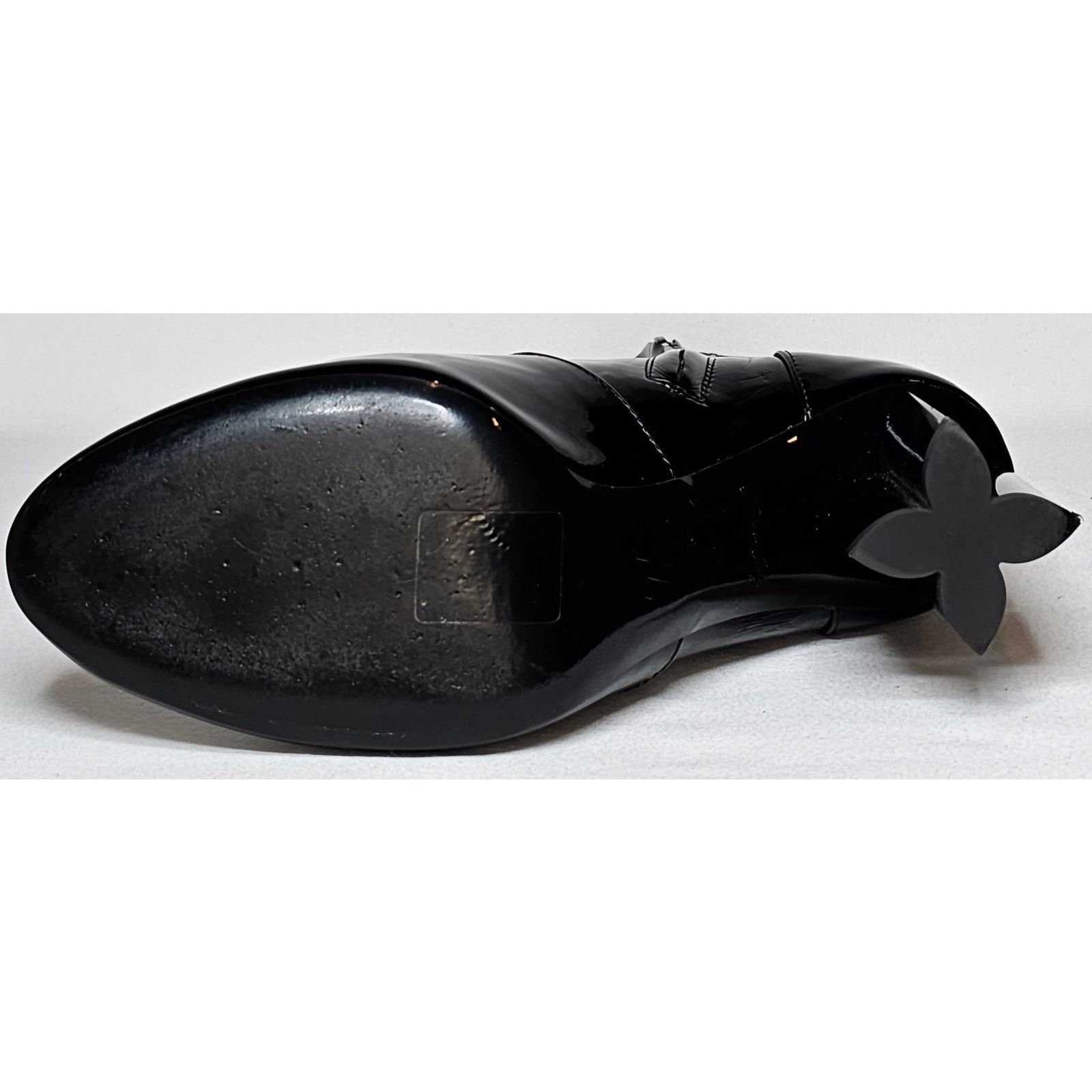 Louis Vuitton Louis Vuitton Silhouette Ankle Boot in Black Patent Leather Size US 6.5 / IT 36.5 - 8 Thumbnail