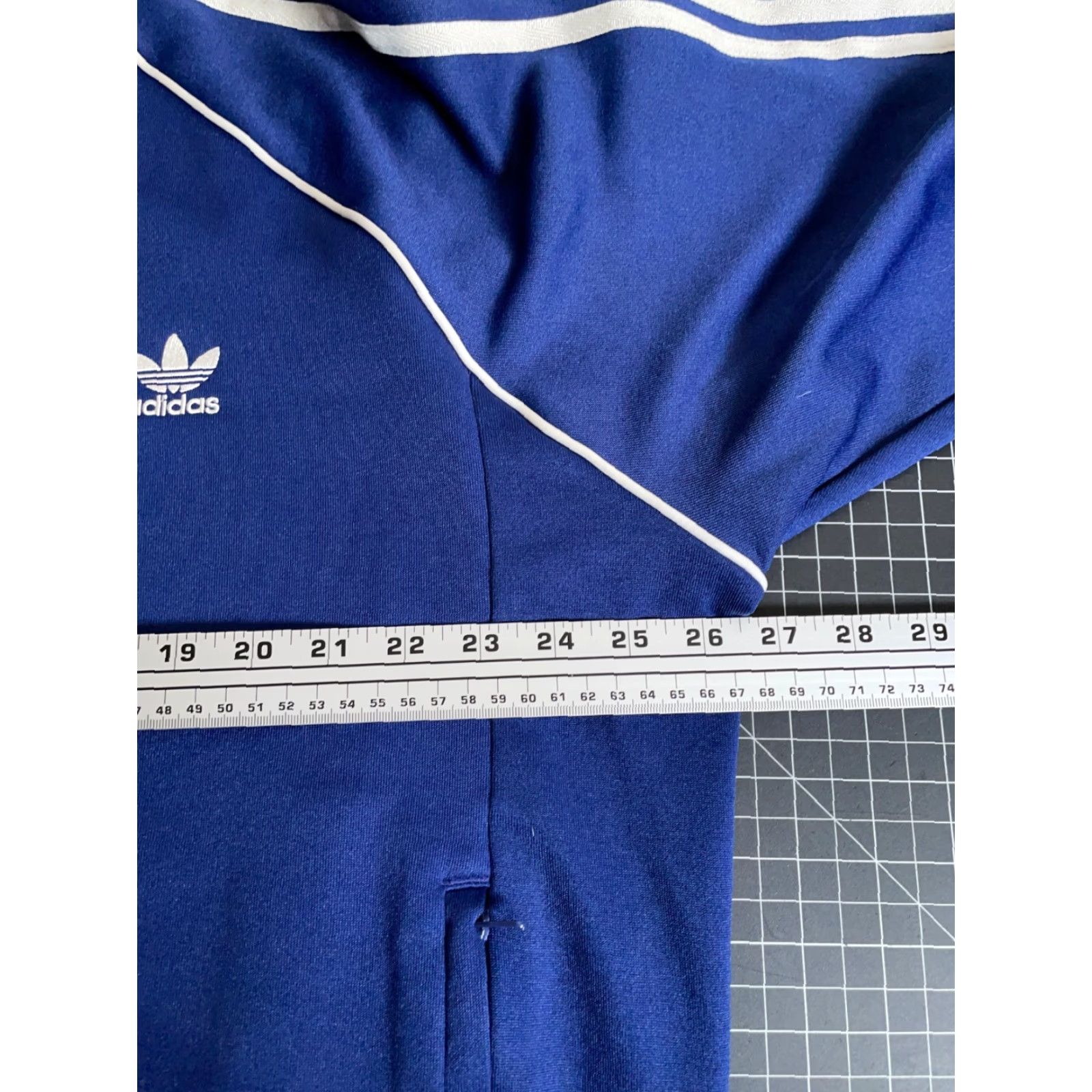 Adidas adidas Track Jacket 2XL Men’s Dark Blue Zip Trefoil Logo Retro 90s Full Zip Pockets Polyester Unlined Long Sleeve Short Sleeve Clothing Size US XXL / EU 58 / 5 - 5 Thumbnail