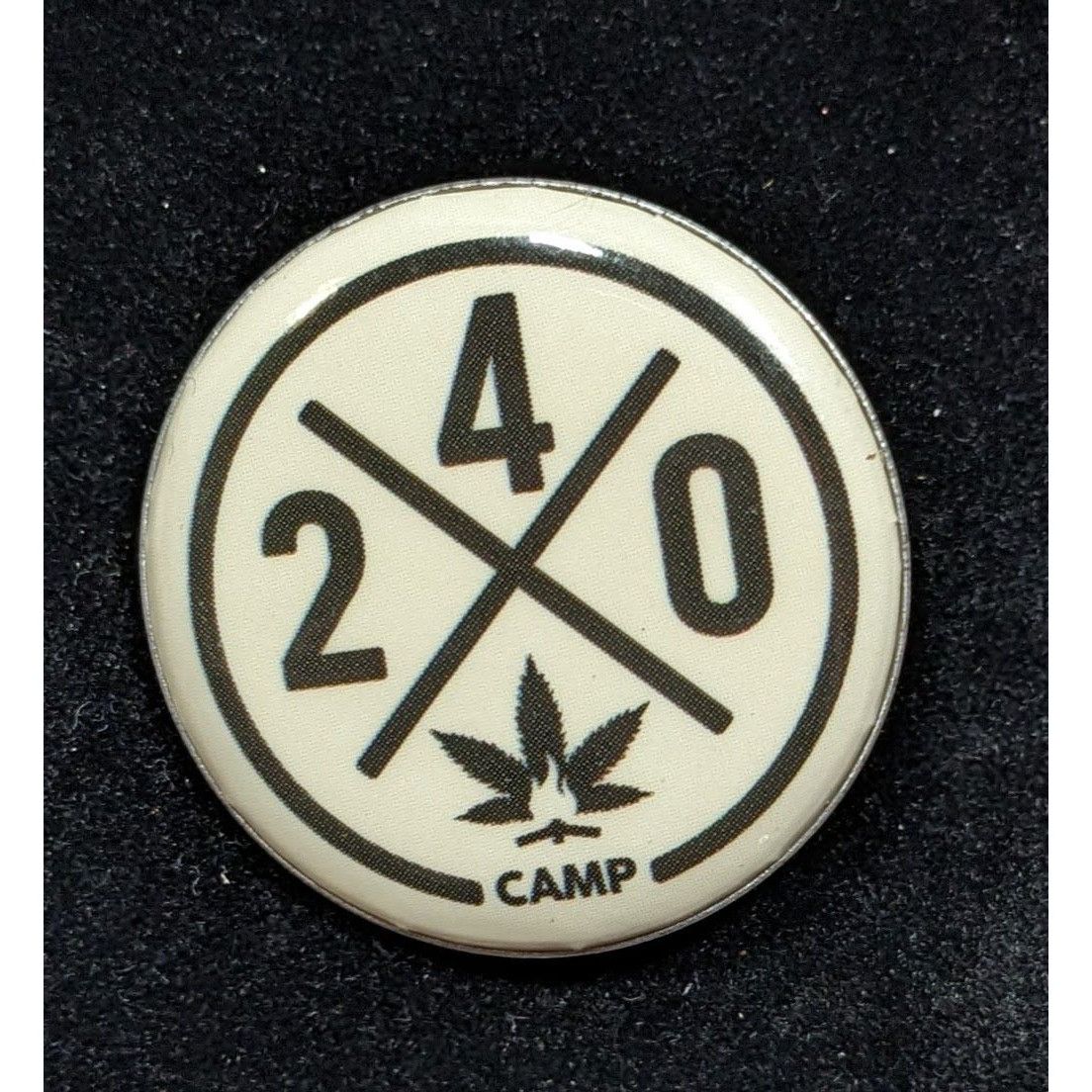 Other Casual Camp 420 White And Black Button/Brooch Size ONE SIZE - 3 Thumbnail