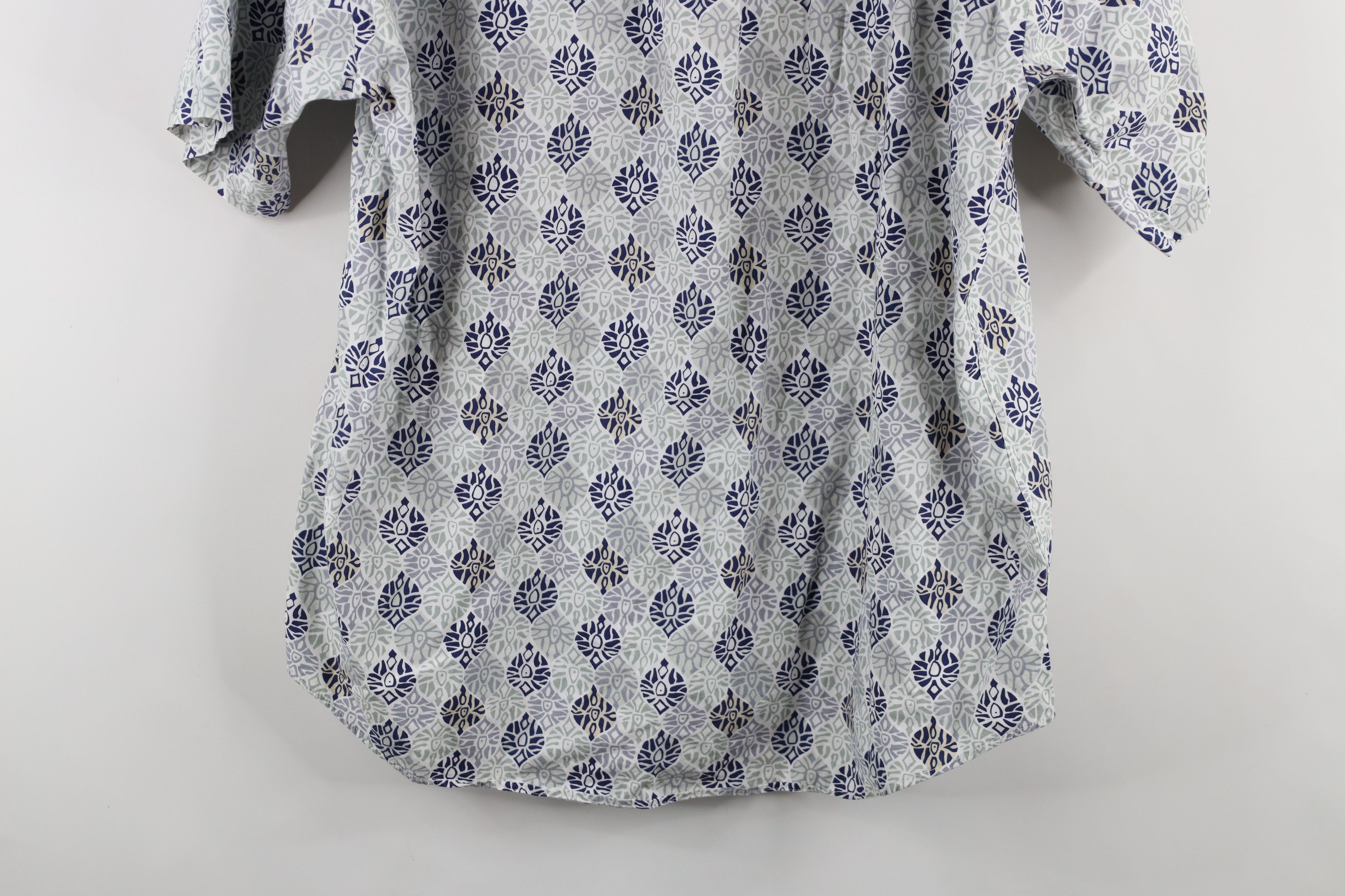 Vintage Vintage 90s Streetwear Geometric Luau Beach Button Shirt Size US M / EU 48-50 / 2 - 10 Thumbnail