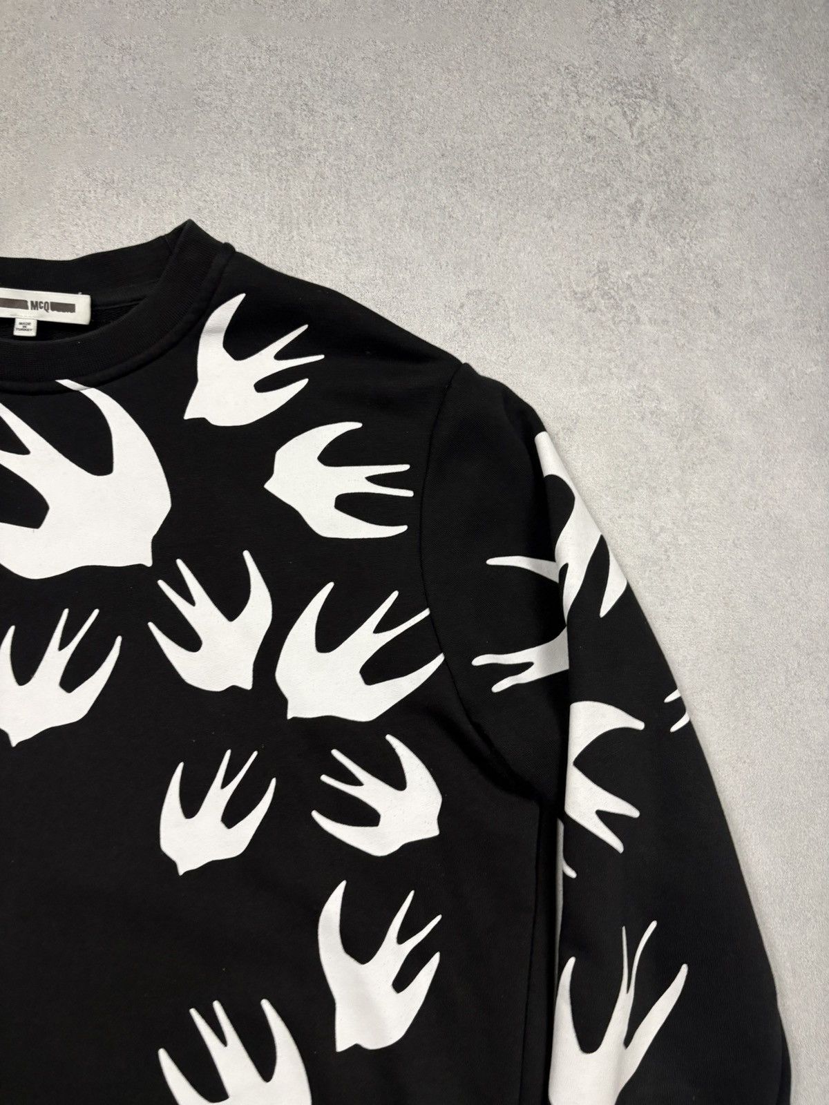 Alexander McQueen McQ Alexander McQueen Swallow Print Sweatshirt Black Size L Size US L / EU 52-54 / 3 - 2 Thumbnail