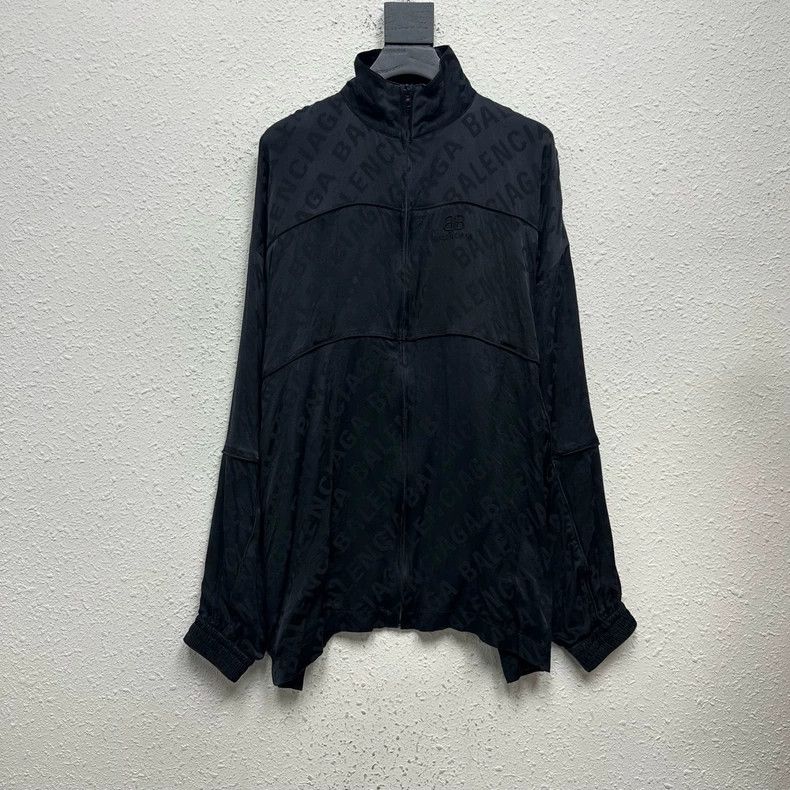 Balenciaga Balenciaga size 34 Dark bullet screen full of printed coat Size S / US 4 / IT 40 - 1 Thumbnail