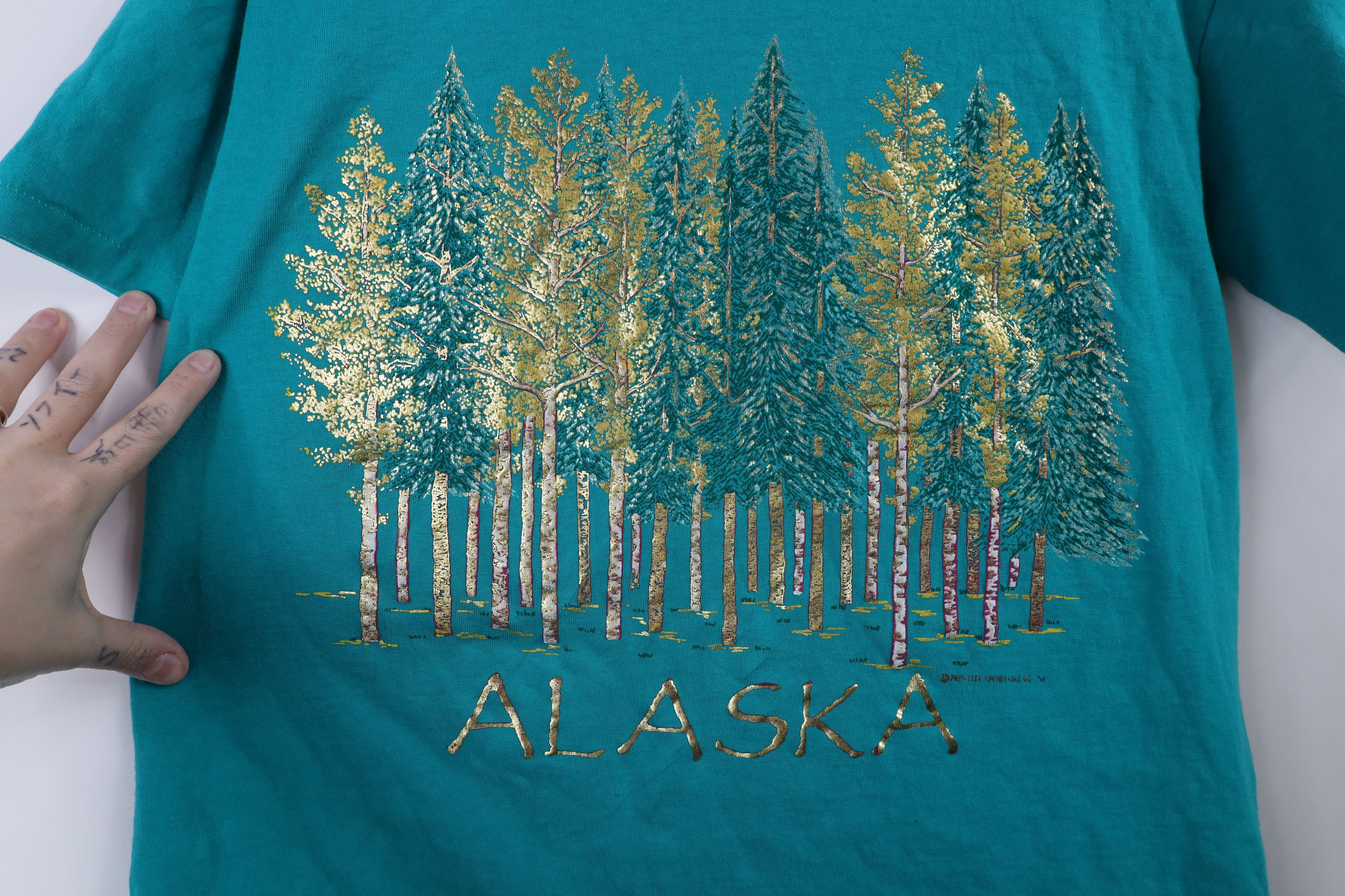 Vintage Vintage 90s Streetwear Spell Out Alaska Trees T-Shirt USA Size M / US 6-8 / IT 42-44 - 4 Thumbnail