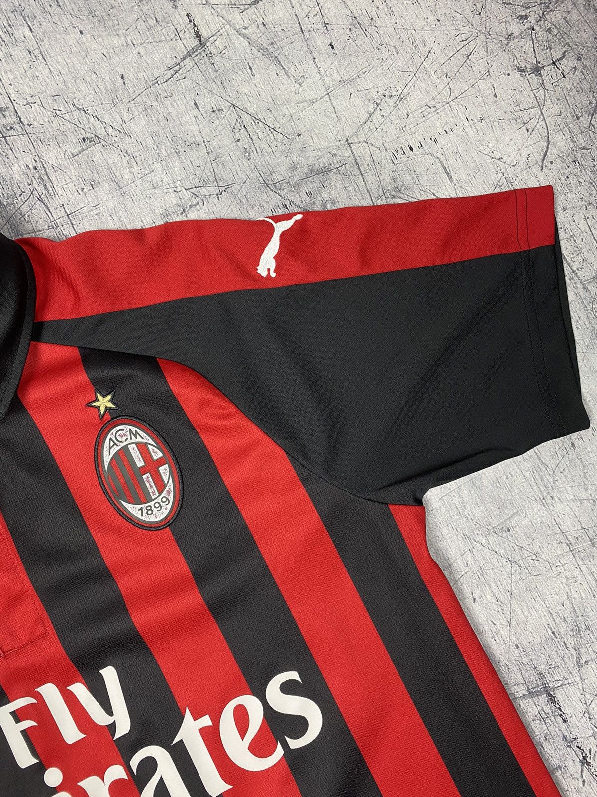 Puma × Vintage Puma AC Milan 2018 2019 Home Soccer Jersey Tee Size US M / EU 48-50 / 2 - 6 Thumbnail