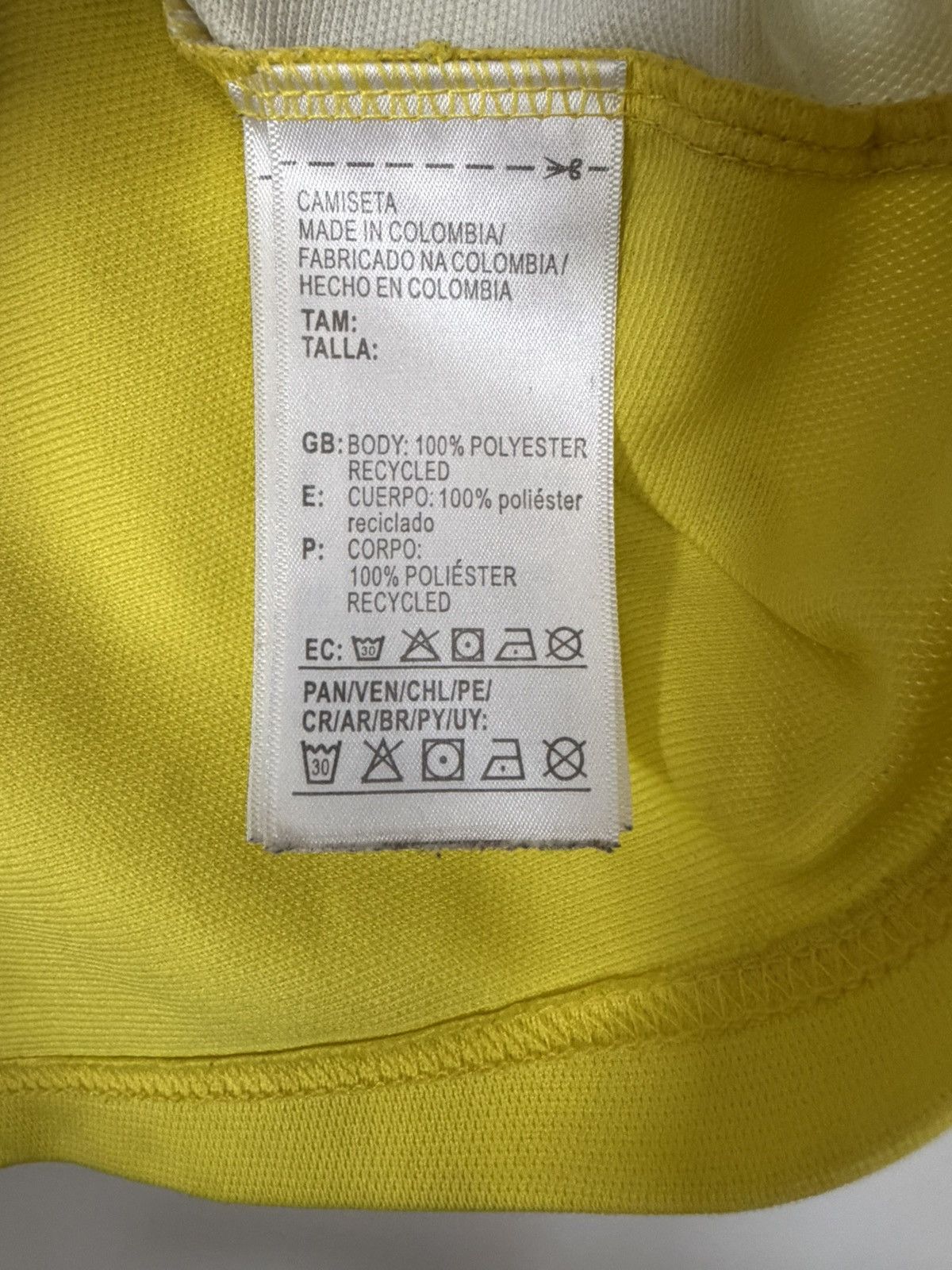 Adidas ADIDAS COLOMBIA NATIONAL TEAM 2018-19 JERSEY FIFA WORLD CUP Size US L / EU 52-54 / 3 - 12 Thumbnail