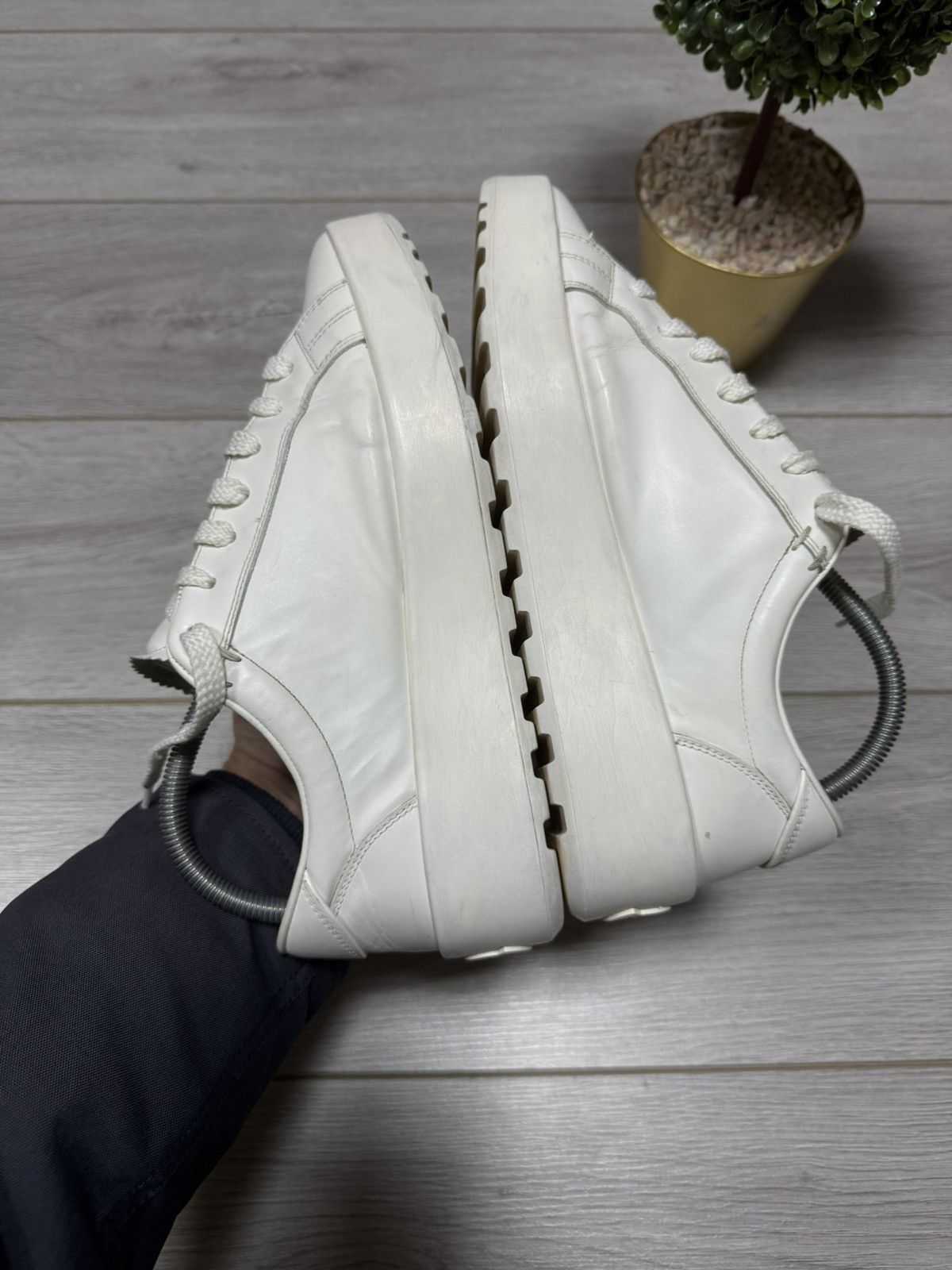 Moncler Moncler leather sneakers shoes big M logo Size US 8 / EU 41 - 3 Thumbnail