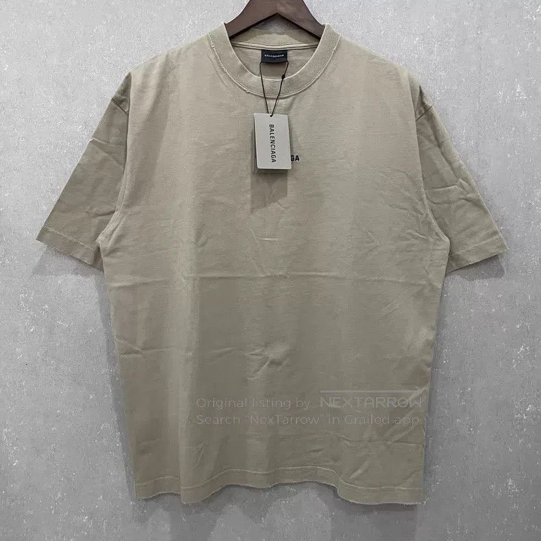 Balenciaga Balenciaga Round Neck Letter Patch Short Sleeve Size US L / EU 52-54 / 3 - 1 Thumbnail