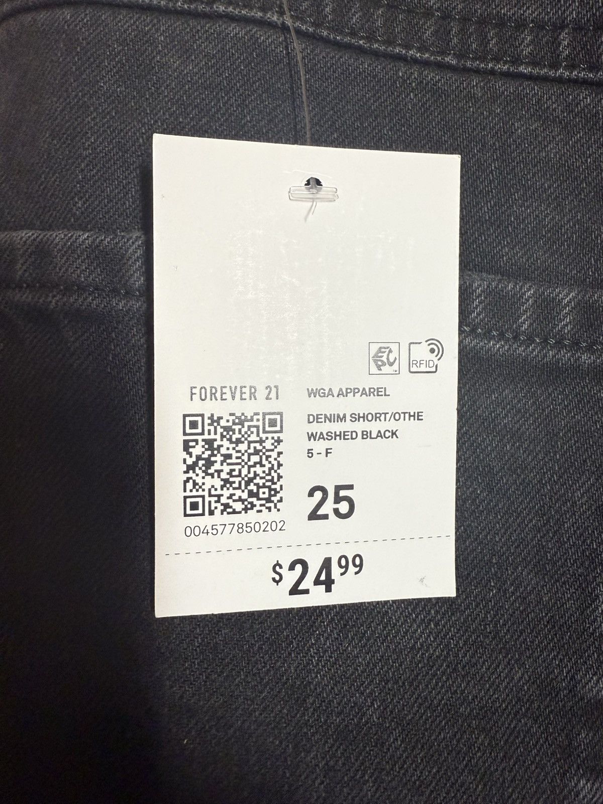 Forever 21 Forever 21 Black Denim shorts Size 25" / US 0 / IT 36 - 5 Thumbnail