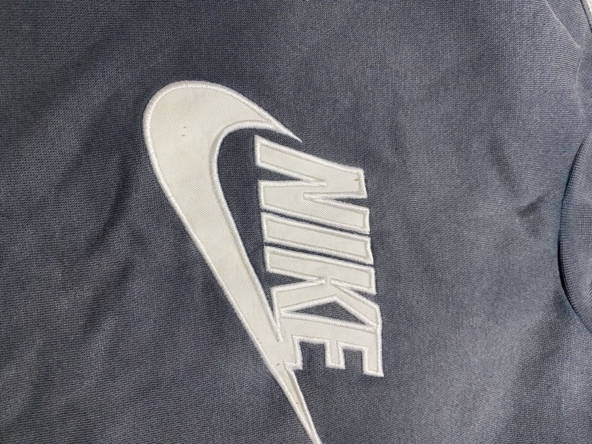 Nike × Vintage Vintage Nike Big Logo distressed faded box fit y2k sweashirt Size US XL / EU 56 / 4 - 8 Thumbnail