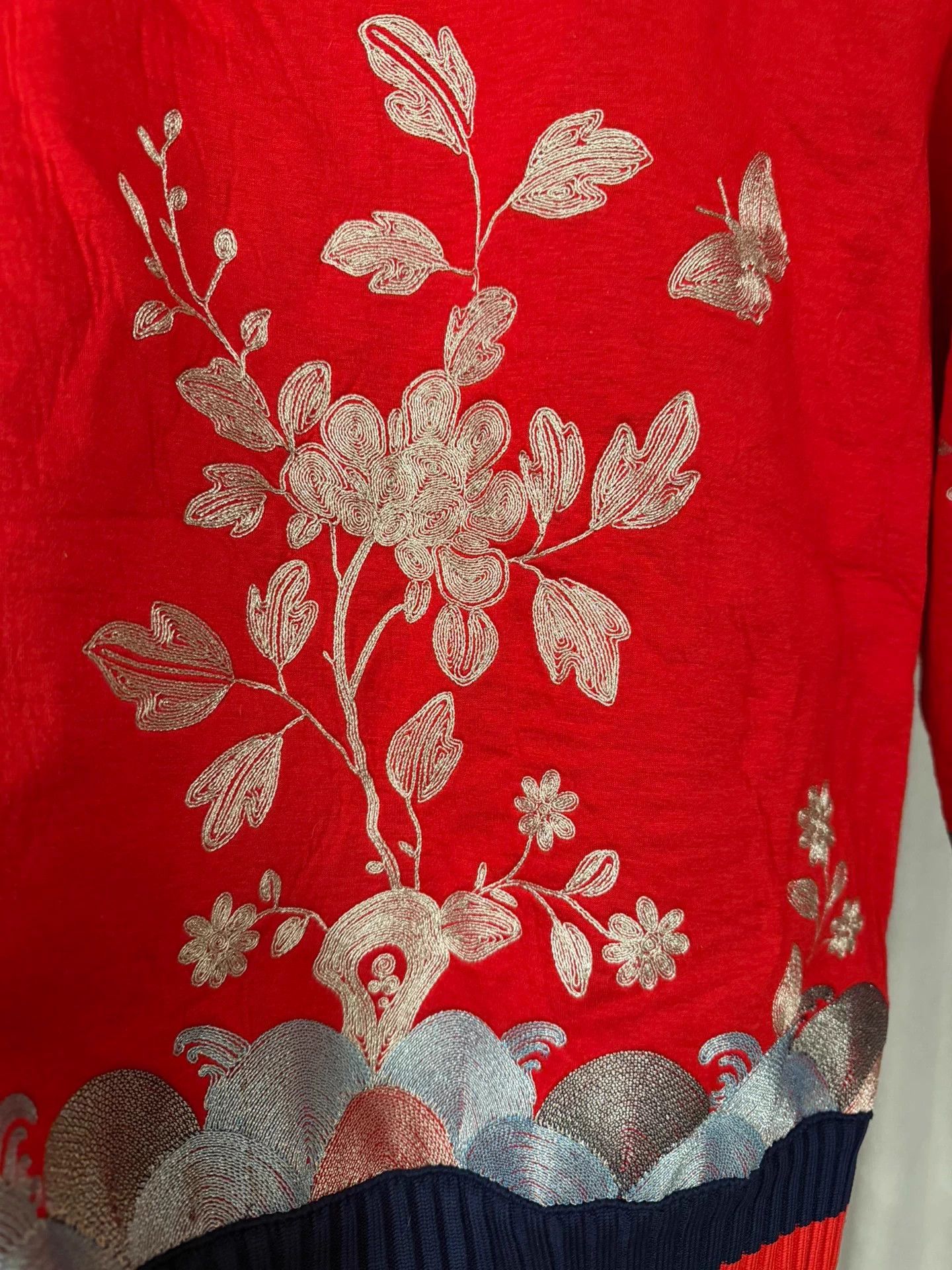 Gucci Gucci Runway Red Gold Embroidered Cardigan XS Size XS / US 0-2 / IT 36-38 - 3 Thumbnail