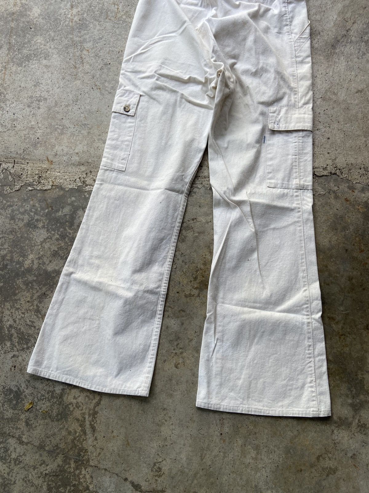 Levi's Vintage 80s Levi’s White Tab Cargo Off White Flare Pants Size US 32 / EU 48 - 5 Thumbnail