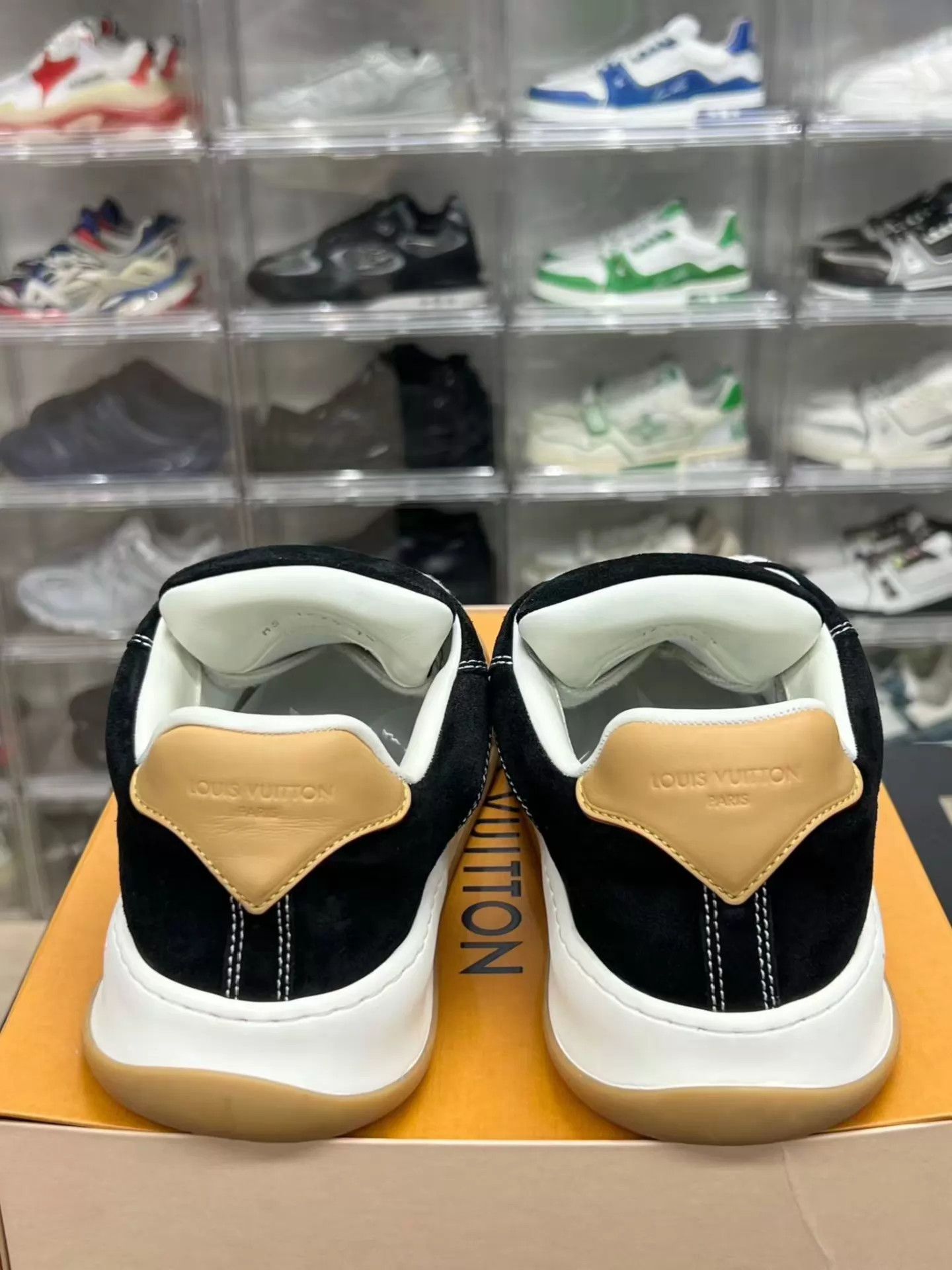 Louis Vuitton LV Tilted Biscuit Suede Sneakers Black UK7.5 Mint Size US 8.5 / EU 41-42 - 7 Thumbnail