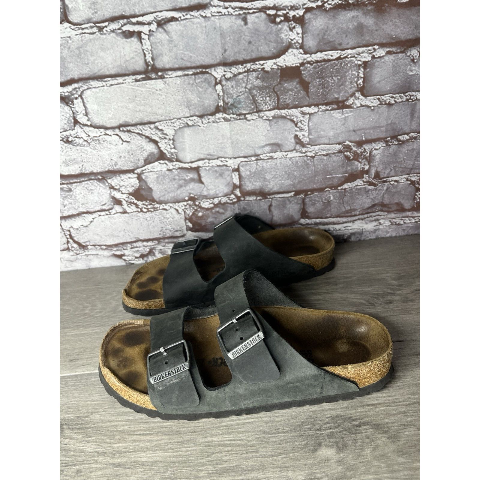Birkenstock Birkenstock Arizona Black Leather Oiled Slides Sandals Women Size US 9 / IT 39 - 3 Thumbnail