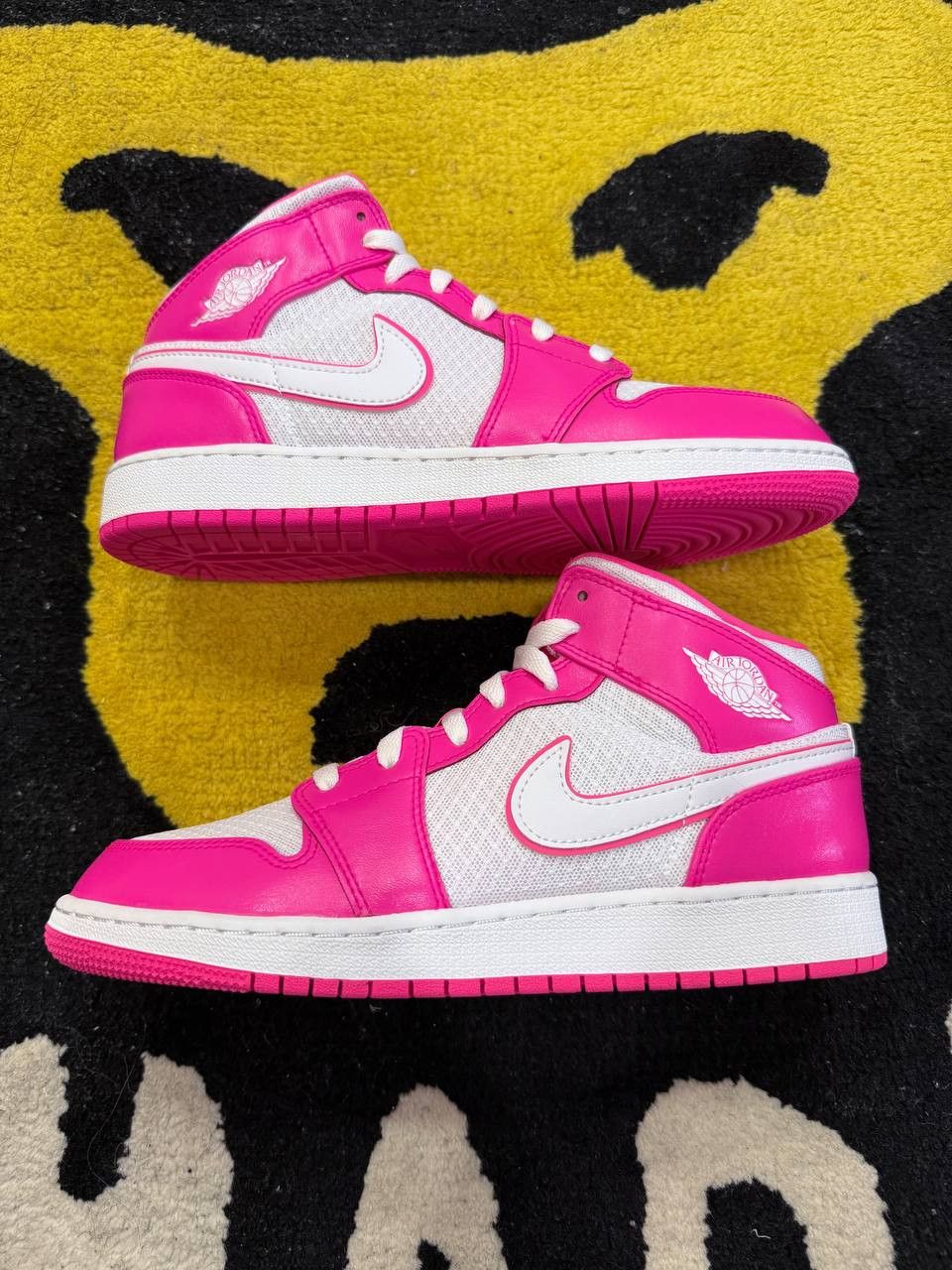 Nike Jordan 1 Mid Hyper Pink White (GS) (2019) 555112-611 Size US 7 / EU 40 - 2 Thumbnail