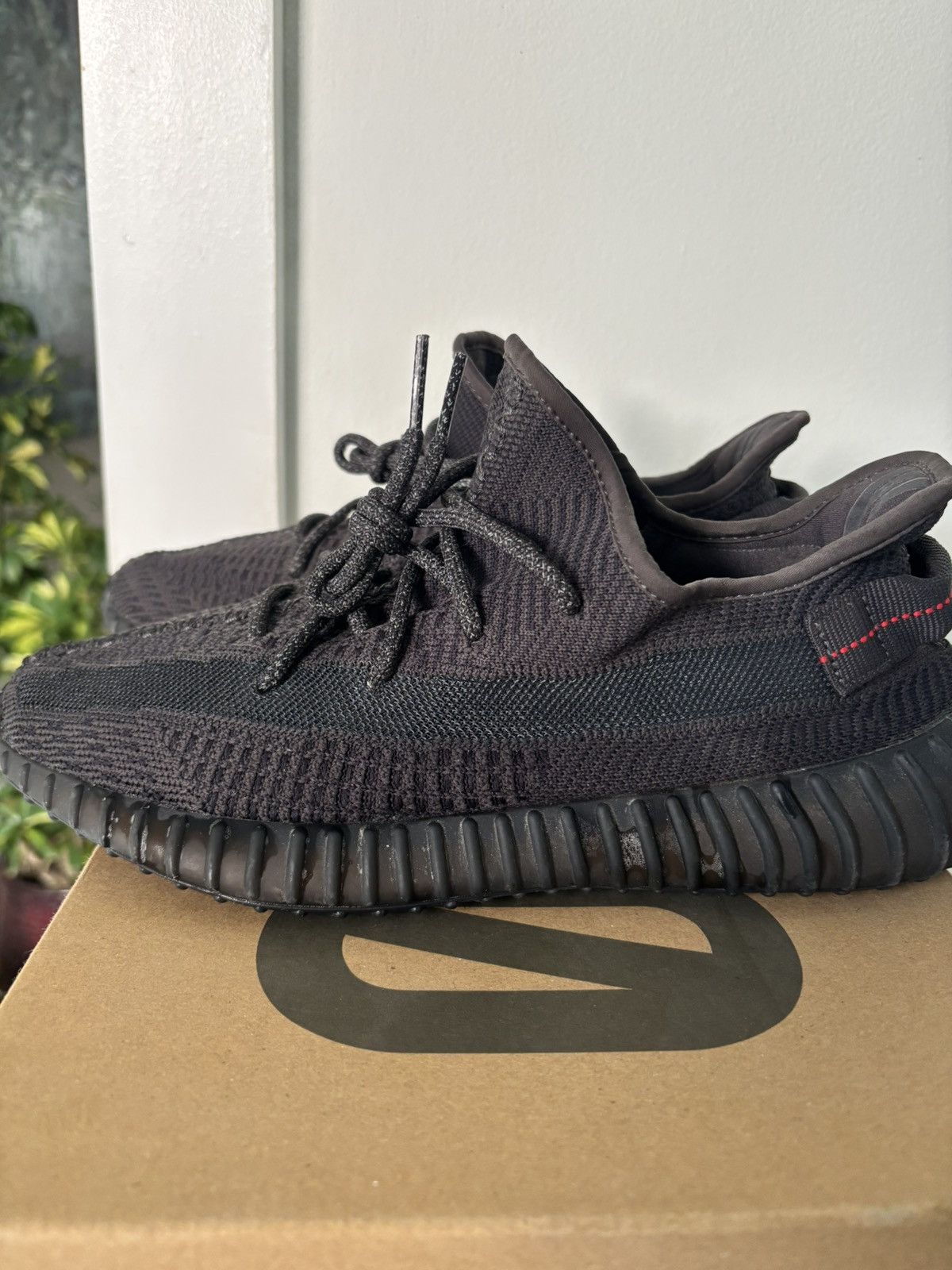 Yeezy Yeezy 350 black non reflective Size US 9.5 / EU 42-43 - 1 Thumbnail