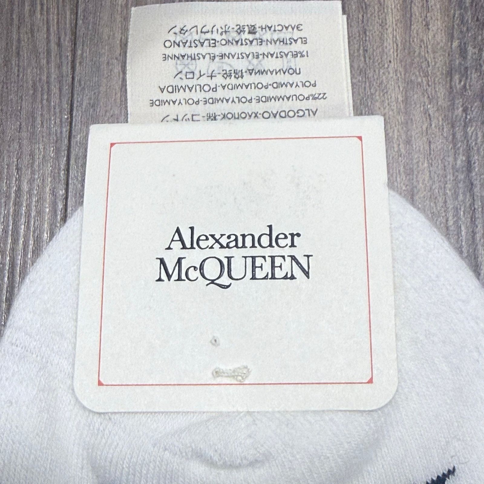 Alexander McQueen NWT Alexander McQueen Skull Short Socks, M, White Size ONE SIZE - 3 Thumbnail