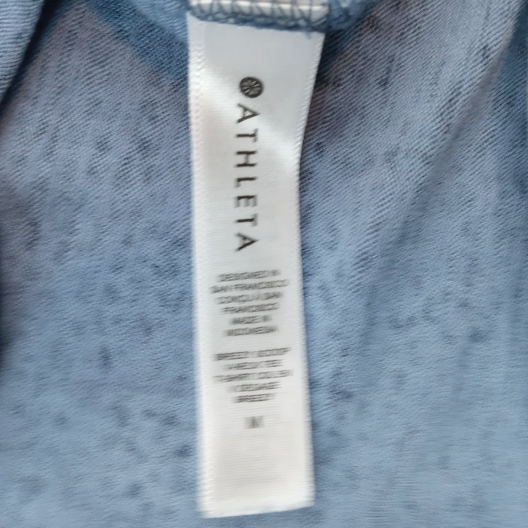 Athleta Athleta Blue Cheetah Print V-Neck Short Sleeve Yoga Shirt Womens Medium Size M / US 6-8 / IT 42-44 - 6 Thumbnail