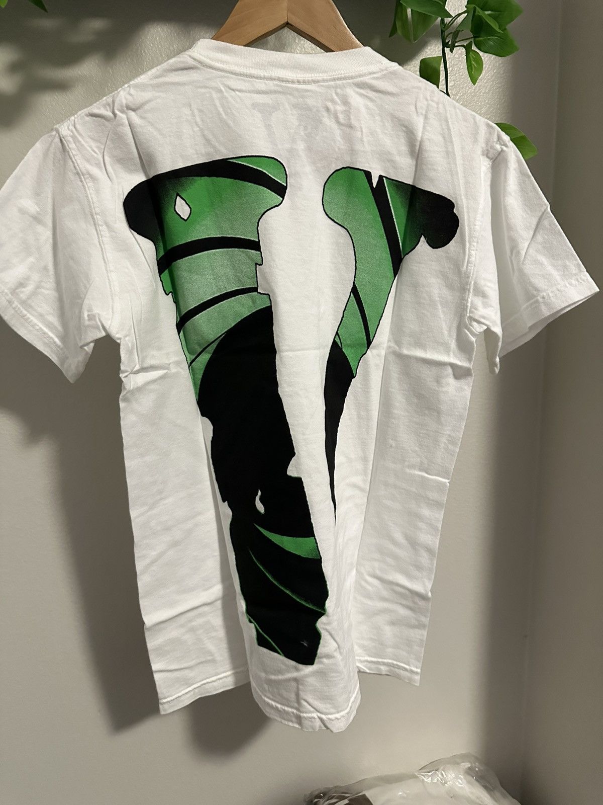 The Weeknd × Vlone The weeknd x juice wrld x vlone shirt NEW Size US S / EU 44-46 / 1 - 4 Thumbnail