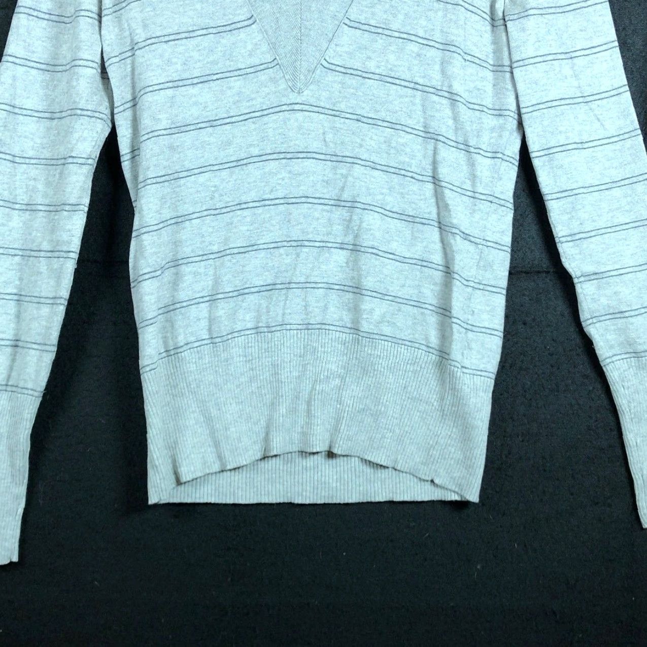 Banana Republic Banana Republic Womens Sweater Gray Pullover V-Neck Silk Cashmere Stretch Small Size S / US 4 / IT 40 - 3 Thumbnail