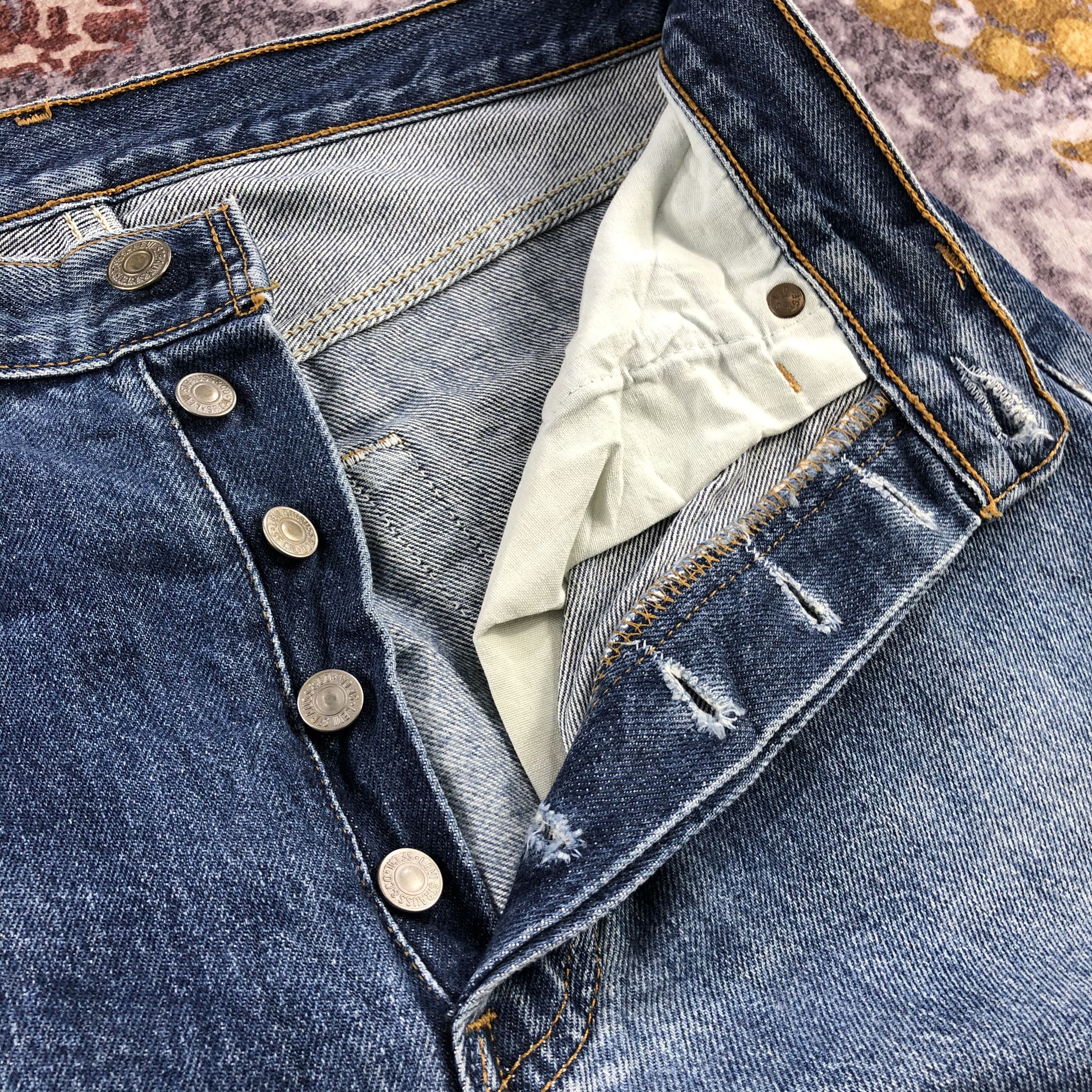 Levi's 90s Vintage Blue Wash Levis 501 Jeans-JM2853 Size US 31 - 9 Thumbnail
